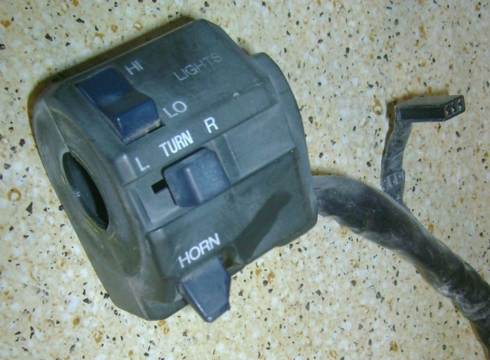 1992 Kawasaki Ninja ZX600 ZX 600 Left Switches Controls Turn Signal Horn I3