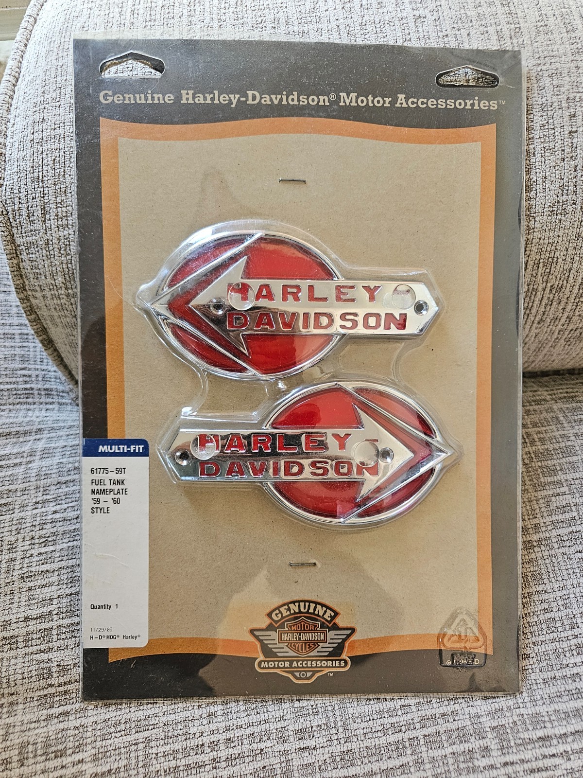 Genuine 2005 Harley Davidson 61775-59T Gas Fuel Tank 2 Emblems Badges Chrome Red