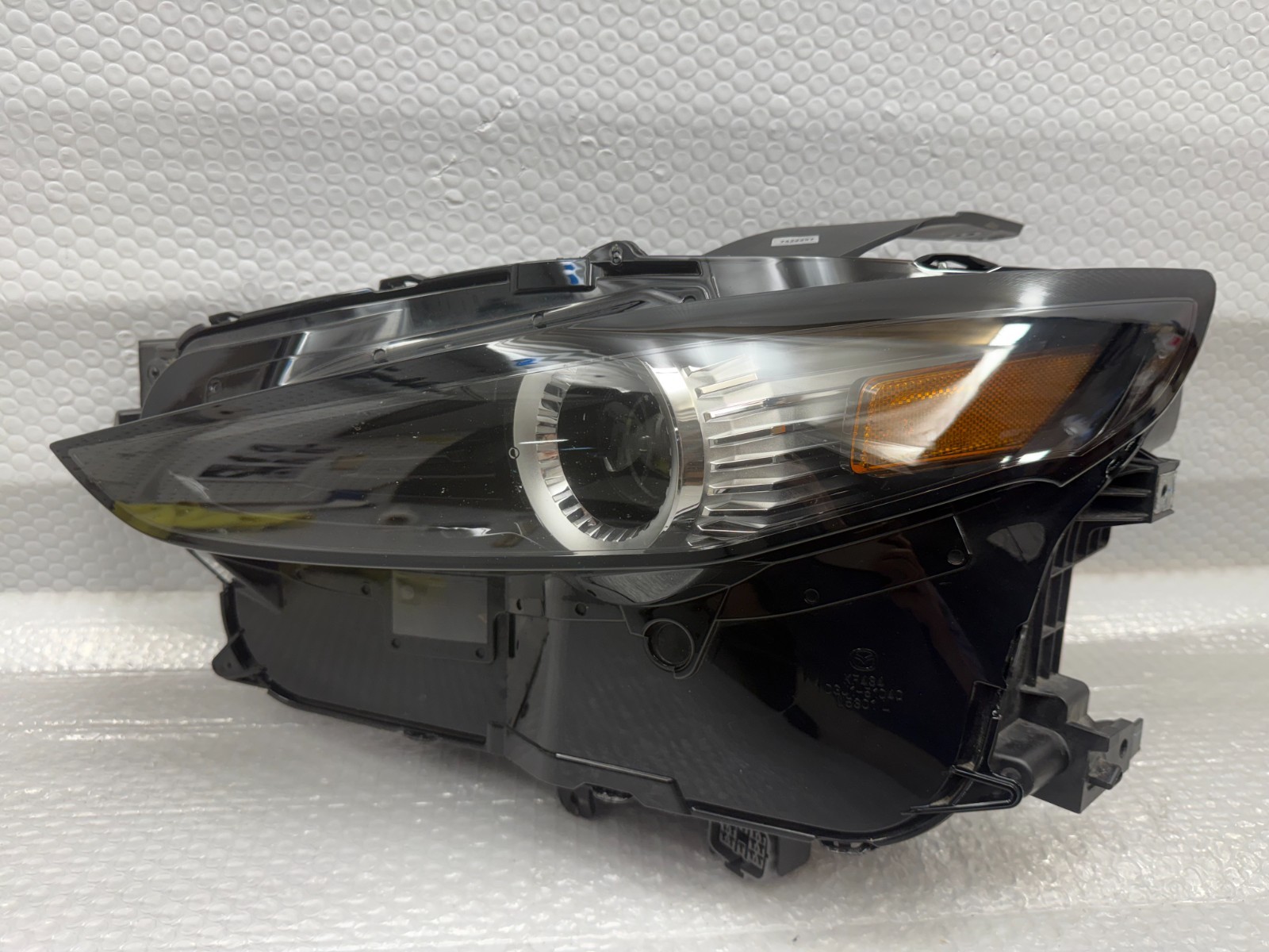 MINT. 2023 MAZDA CX-30 CX30 LEFT SIDE HEADLIGHT NON-ADAPTIVE LED OEM DGJ1-51040 MINT. 2023 MAZDA CX-30 CX30 LEFT SIDE HEADLIGHT NON-ADAPTIVE LED OEM DGJ1-51040