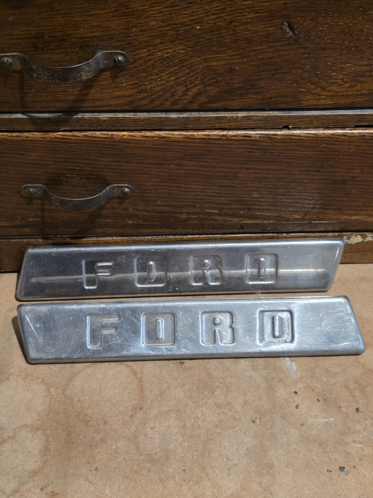 🔥 Vintage 40s-50s FORD TRUCK exterior Script Emblems ~ Pair 🔥 Vintage 40s-50s FORD TRUCK exterior Script Emblems ~ Pair