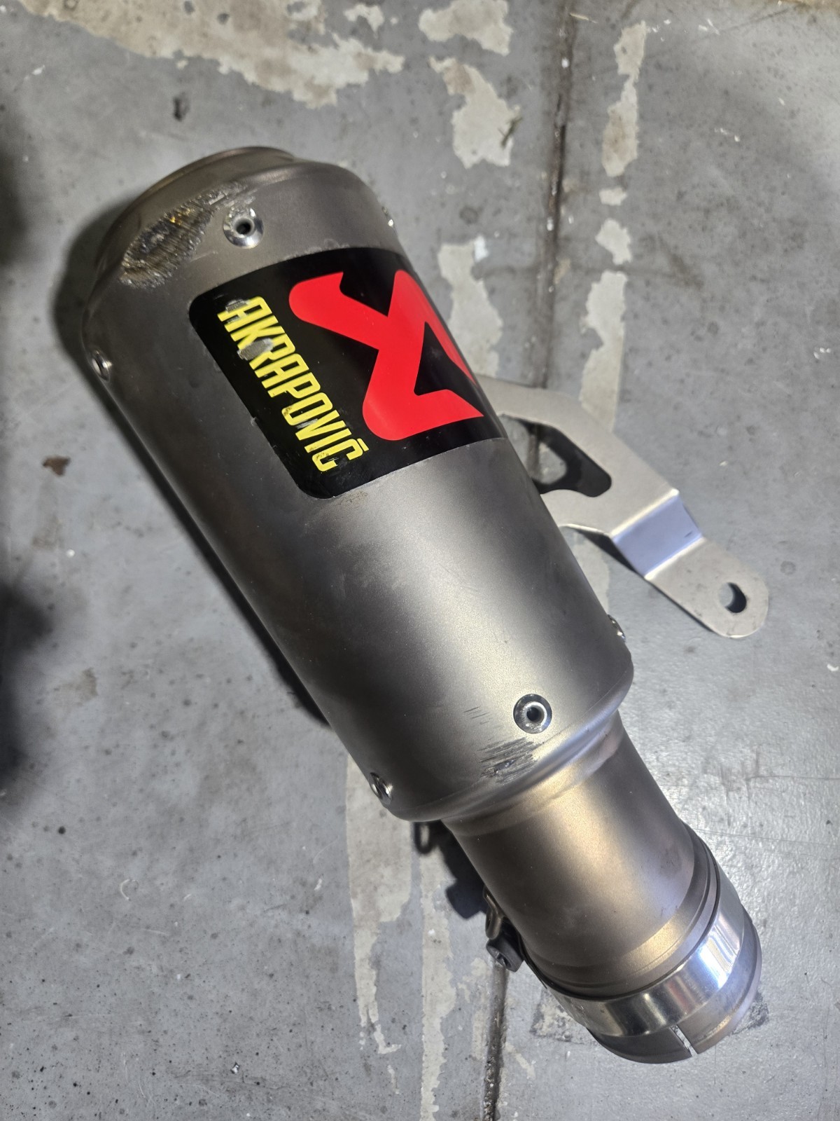 2020-2026 BMW S1000RR Akrapovic Titanium Slip-On Muffler Exhaust S-B10SO11-CBT 2020-2026 BMW S1000RR Akrapovic Titanium Slip-On Muffler Exhaust S-B10SO11-CBT