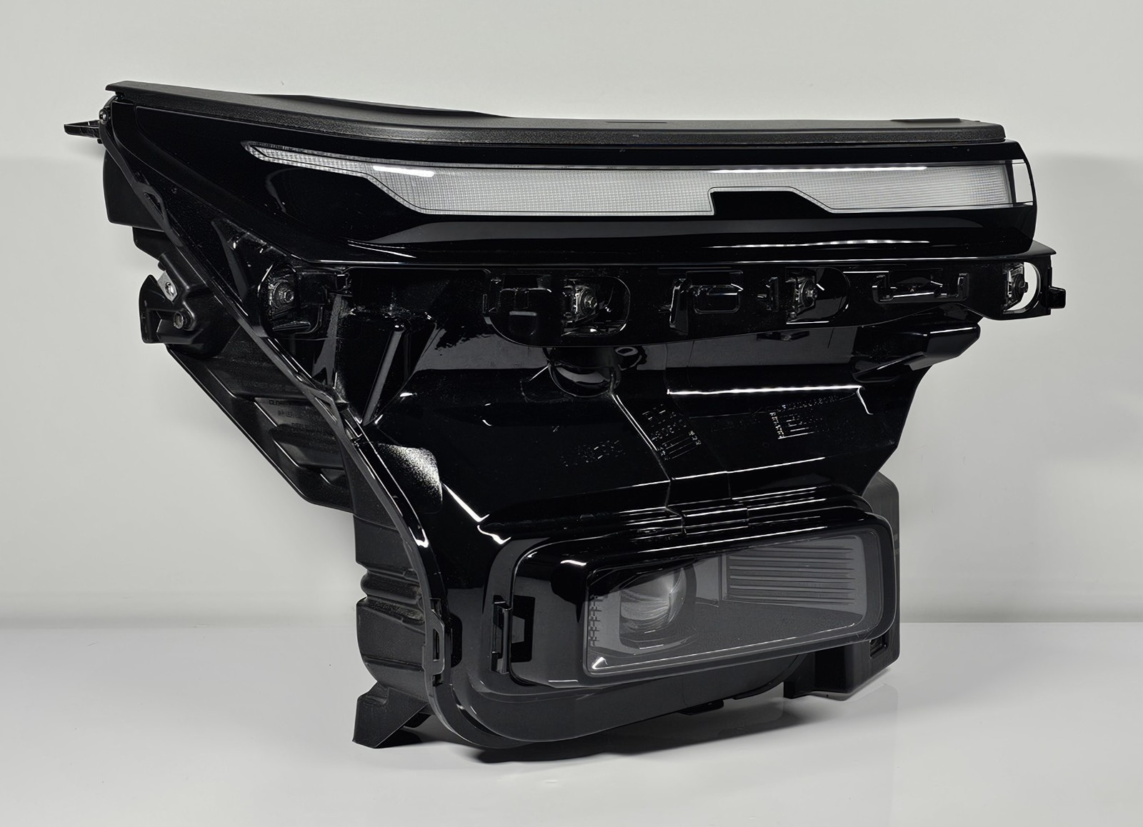 READY 2024-2026 Chevrolet Traverse Passenger Right Headlight LED OEM 26569800 READY 2024-2026 Chevrolet Traverse Passenger Right Headlight LED OEM 26569800