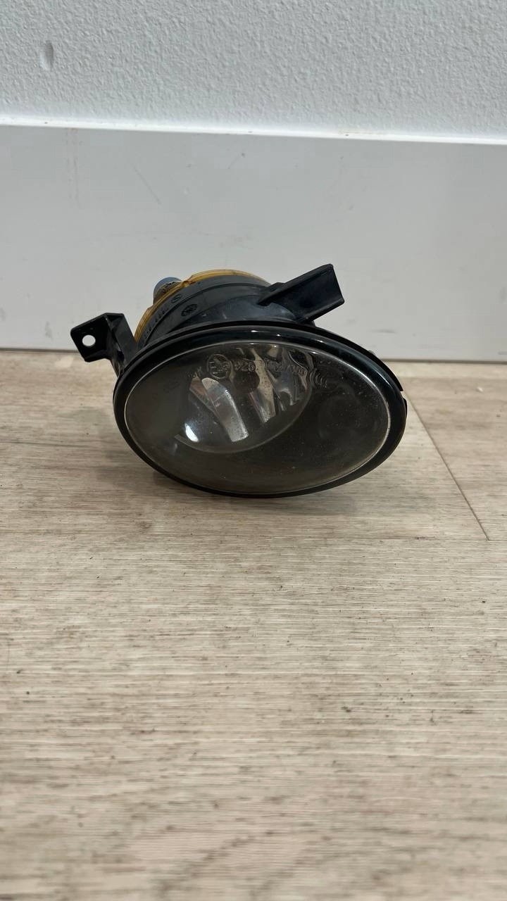 11-18 Volkswagen VW Touareg Front Right Passenger Side Fog Light 7P6941700A OEM 11-18 Volkswagen VW Touareg Front Right Passenger Side Fog Light 7P6941700A OEM