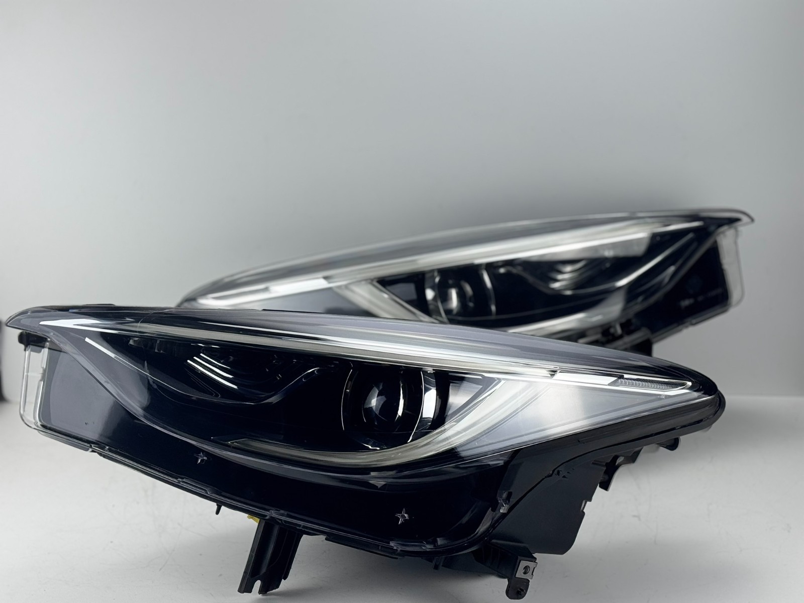 OEM 2017 2018 2019 Infiniti QX30 Full LED Headlight Left Right Pair Set Great OEM 2017 2018 2019 Infiniti QX30 Full LED Headlight Left Right Pair Set Great