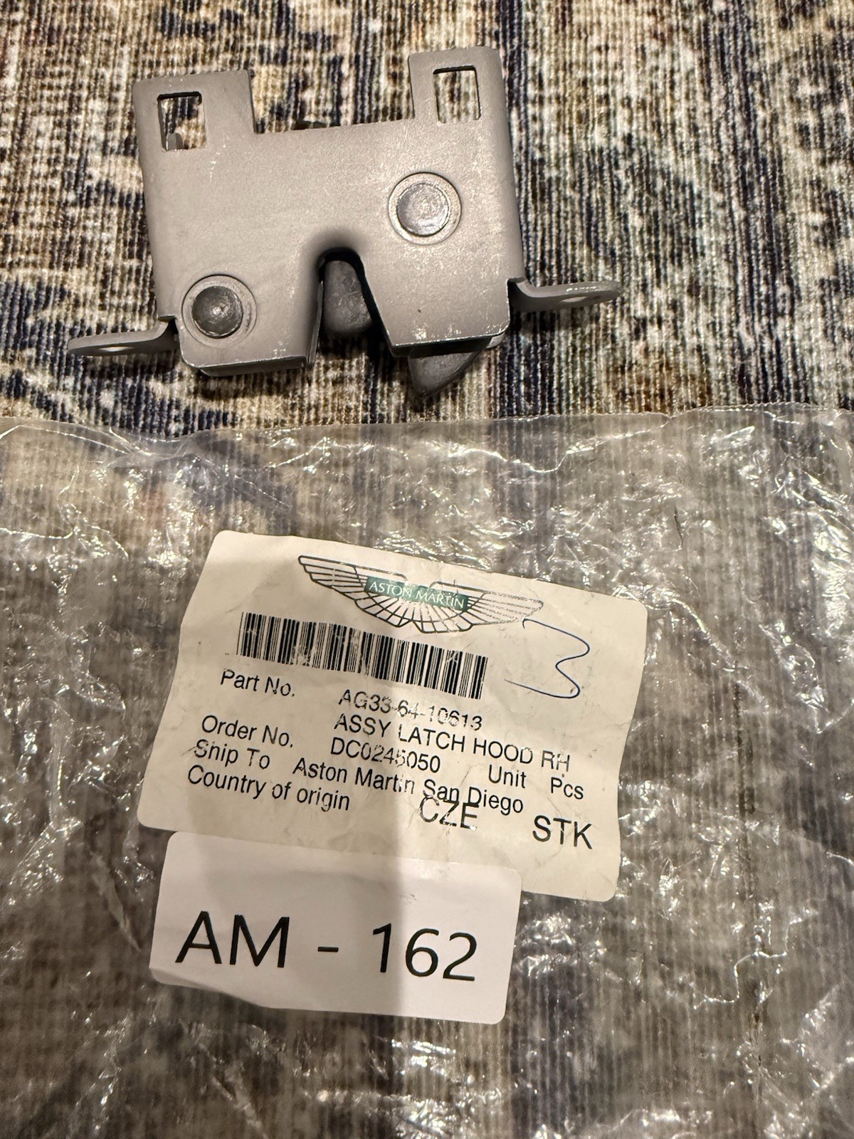 Aston Martin Vantage RH Hood Bonnet Latch AG33-64-10613 Genuine OEM New Aston Martin Vantage RH Hood Bonnet Latch AG33-64-10613 Genuine OEM New