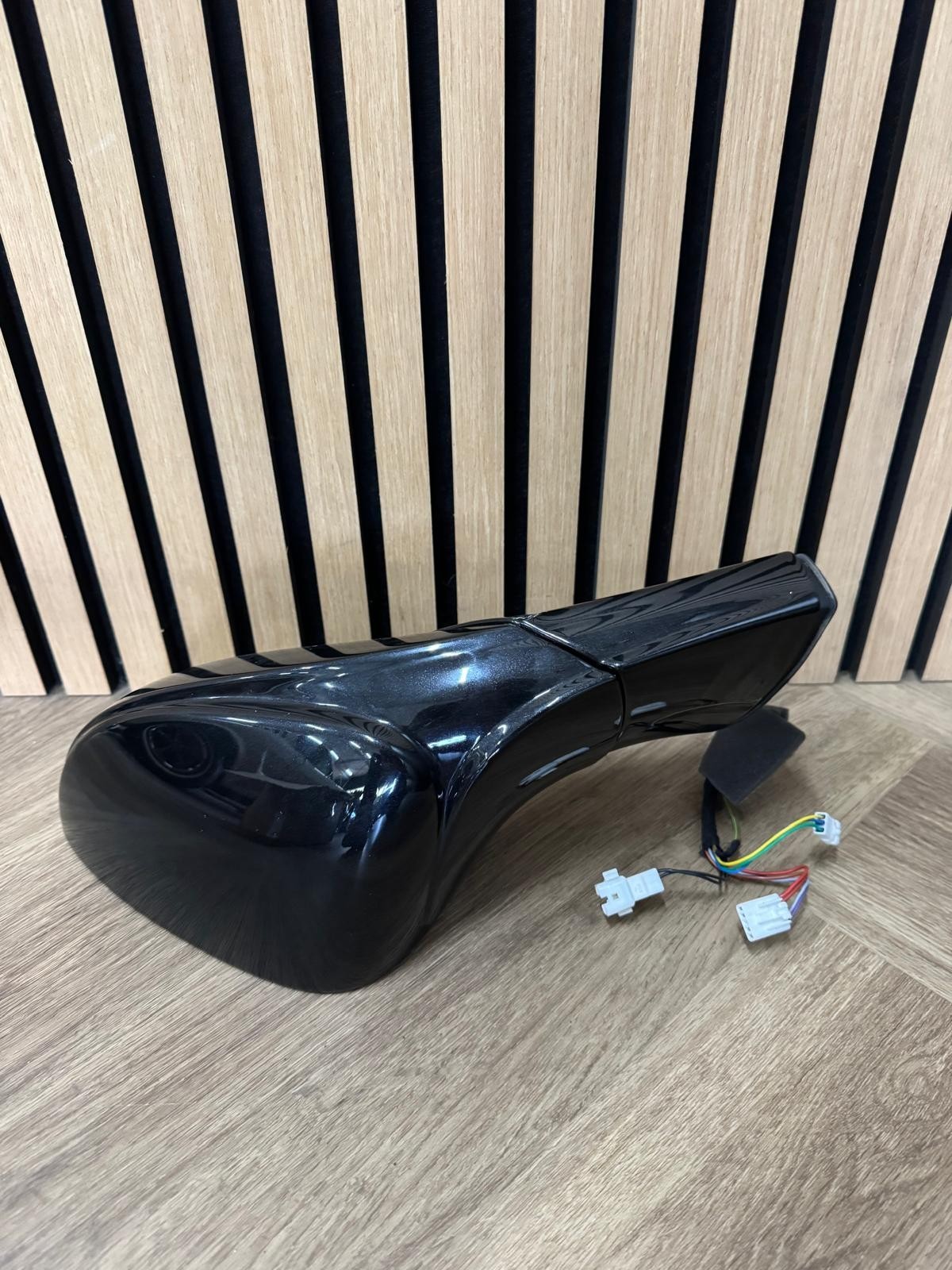 FERRARI 488 OEM DRIVER LEFT SIDE VIEW MIRROR OEM 87012710 *DAMAGED* FERRARI 488 OEM DRIVER LEFT SIDE VIEW MIRROR OEM 87012710 *DAMAGED*