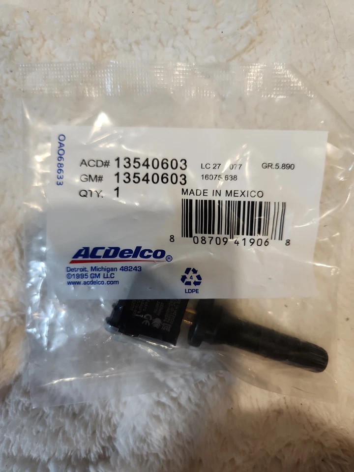 Genuine OEM GMC Chevy Buick Cadillac Snap-In TPMS Tire Pressure Sensor 13540603