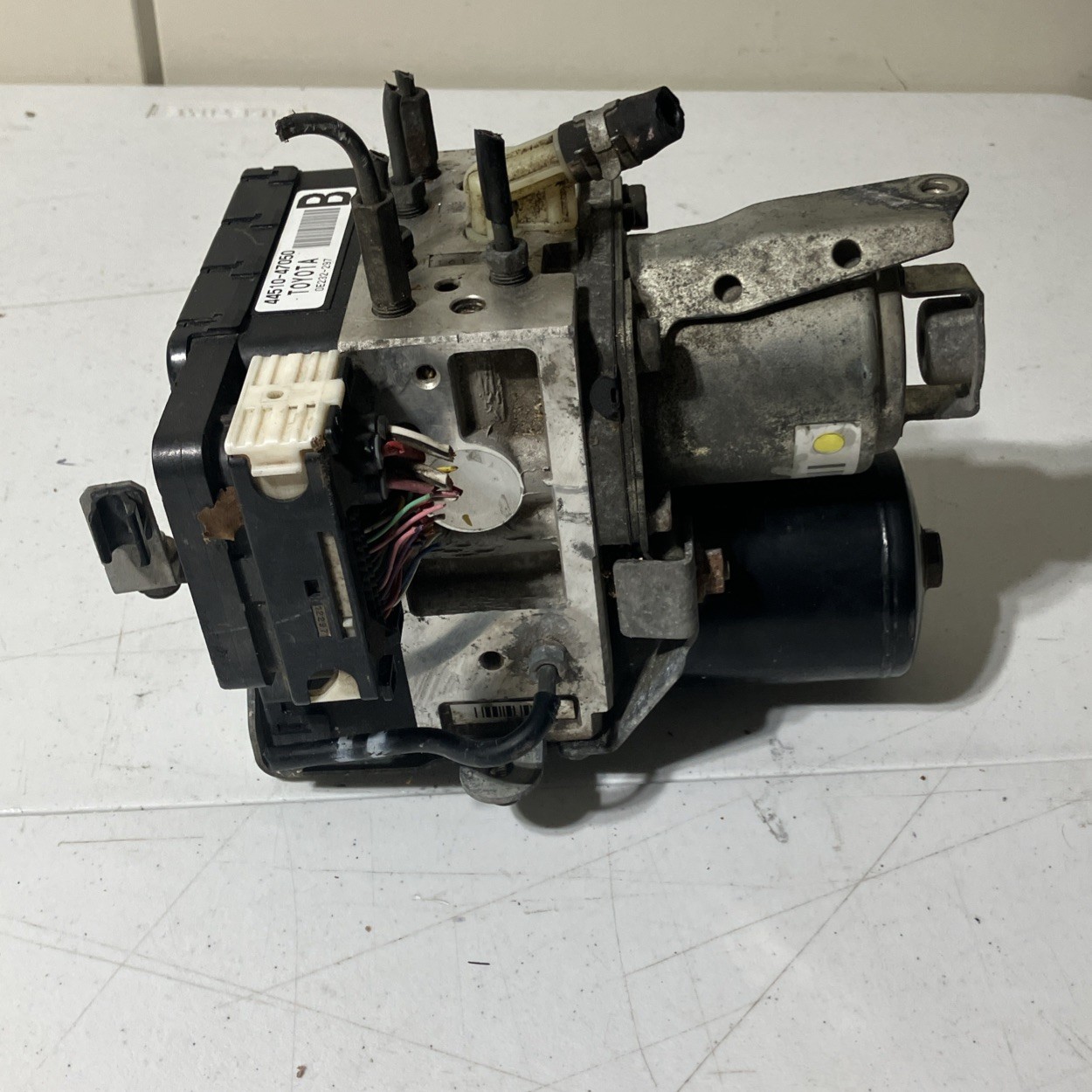 2004-2009 Toyota Prius Hybrid ABS Pump With Module Assembly Genuine OEM Used 2004-2009 Toyota Prius Hybrid ABS Pump With Module Assembly Genuine OEM Used