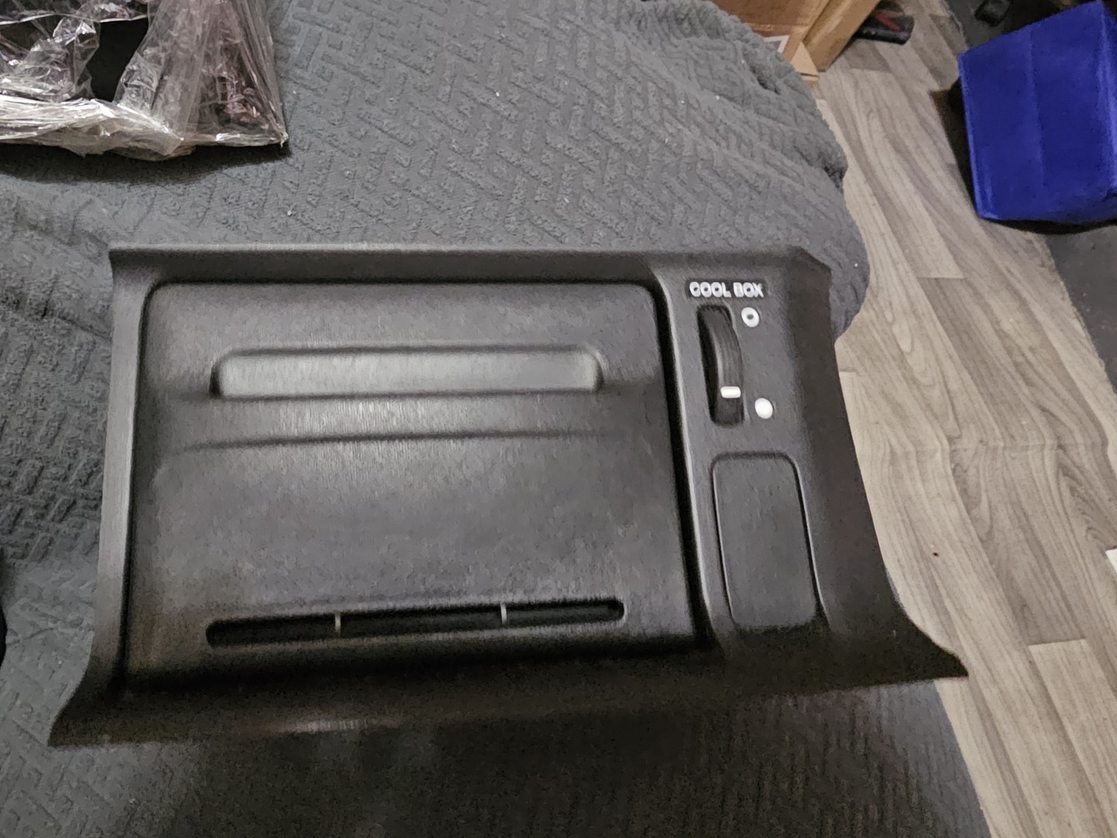 RARE OEM Honda CrV 2002-2006 COOL BOX RD1 RD2 RARE OEM Honda CrV 2002-2006 COOL BOX RD1 RD2