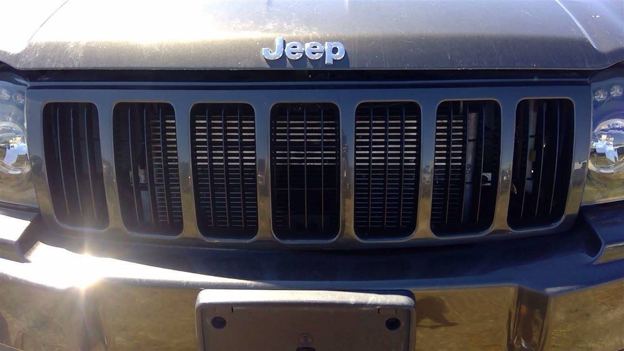 Grille Laredo Painted Fits 05-07 GRAND CHEROKEE 542216