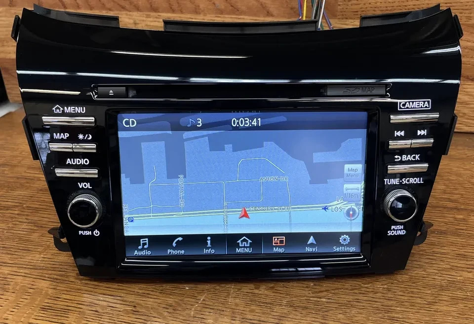 OEM 2017.5 Nissan Murano Platinum Radio Used Like New OEM 2017.5 Nissan Murano Platinum Radio Used Like New
