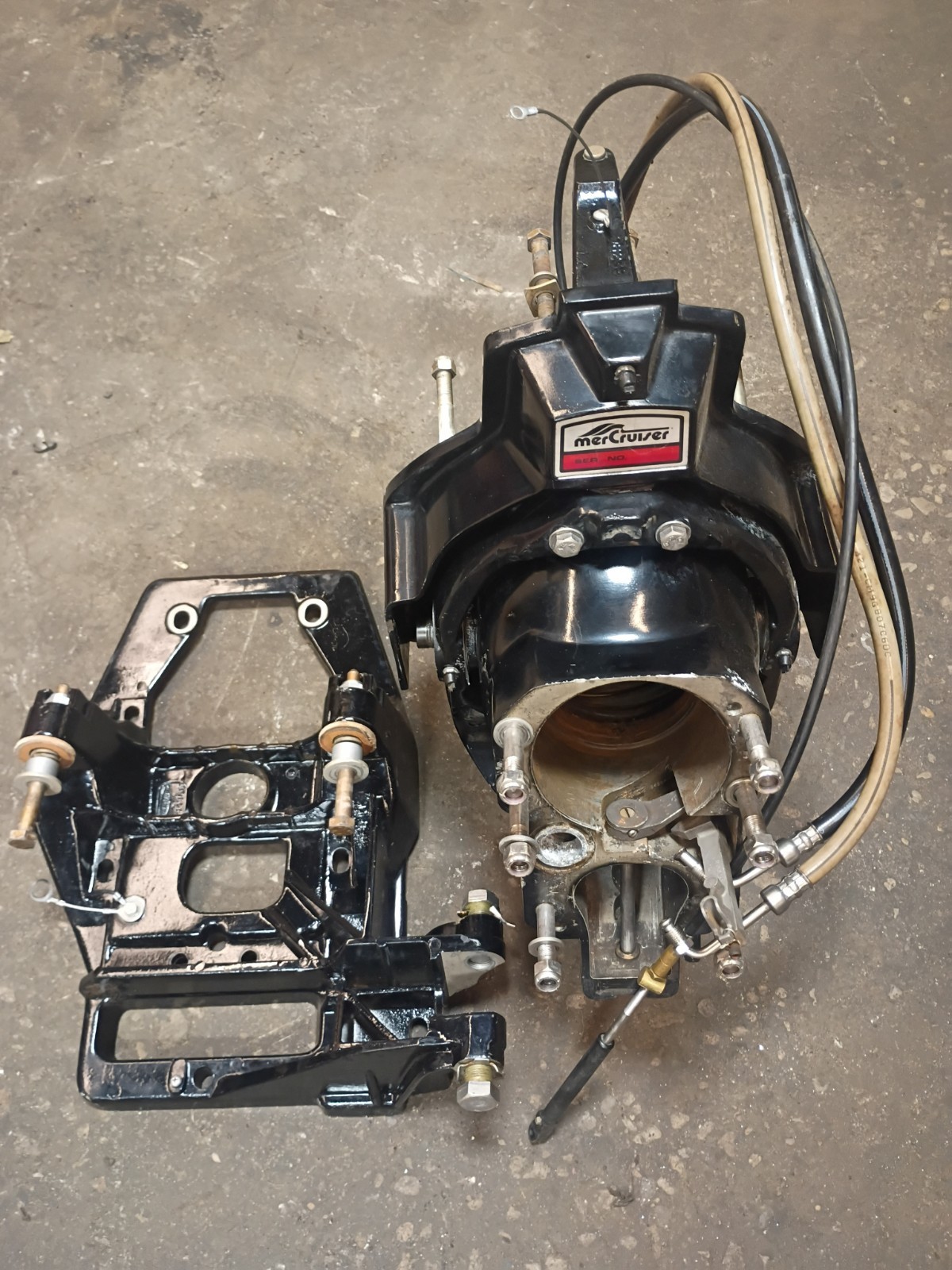 Mercruiser Alpha 1 One gen 1 One Gimbal Transom Assembly freshwater Used