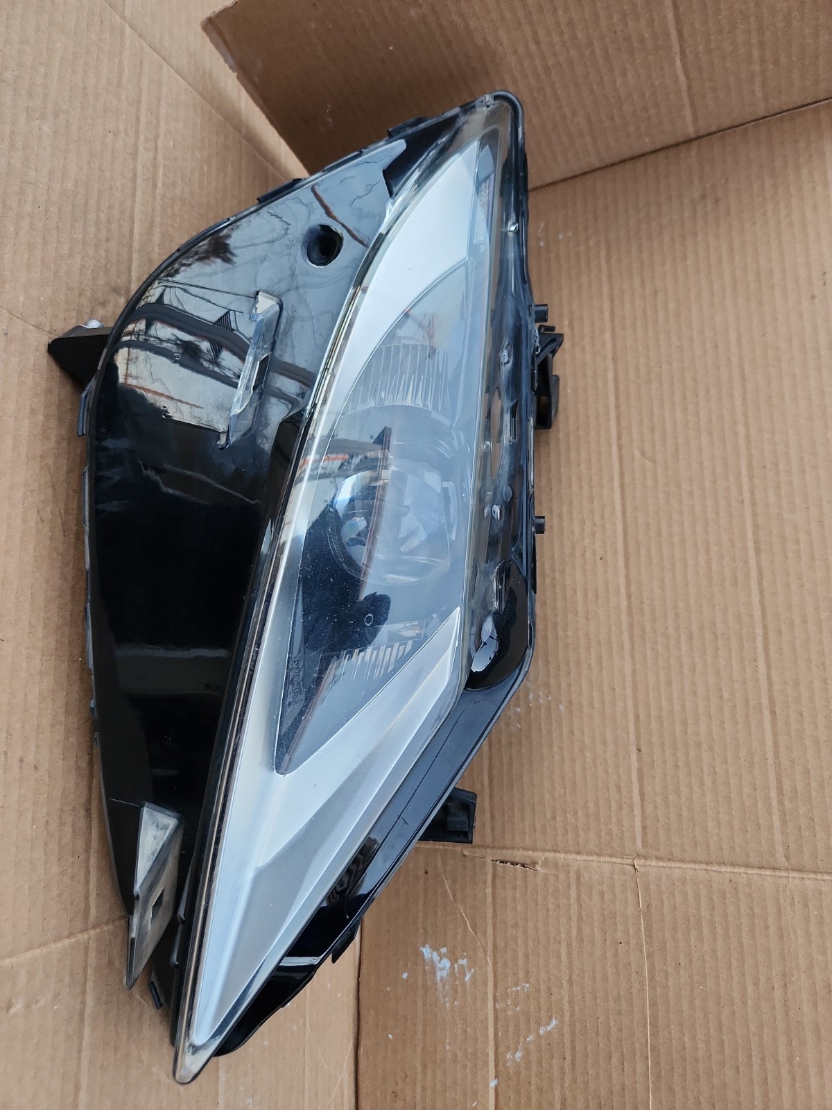 2013-2016 Lincoln MKZ Adaptive LED Headlight w/ Signature Lighting Right RH OEM 2013-2016 Lincoln MKZ Adaptive LED Headlight w/ Signature Lighting Right RH OEM