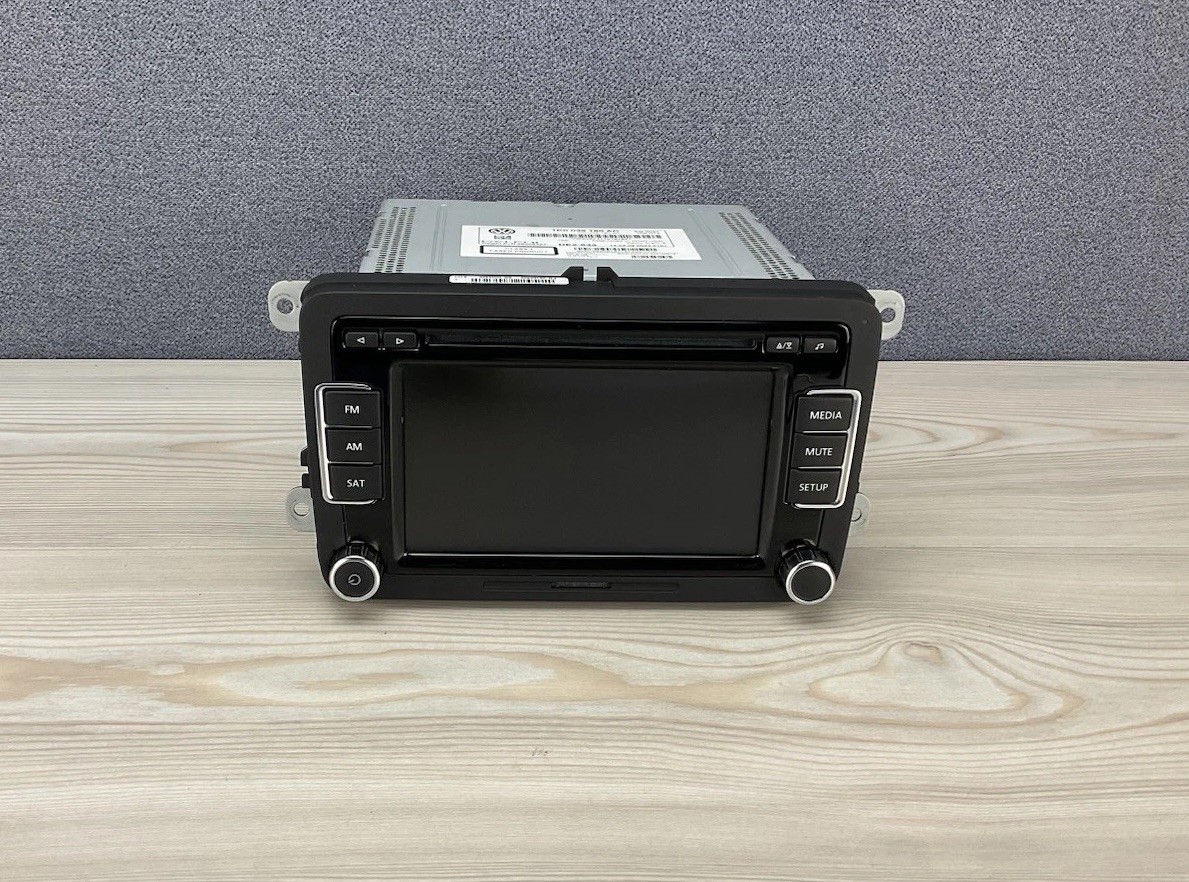🔴2010-2015 Volkswagen Tiguan Info Radio Navigation Screen. OEM. 1KO035180AC.