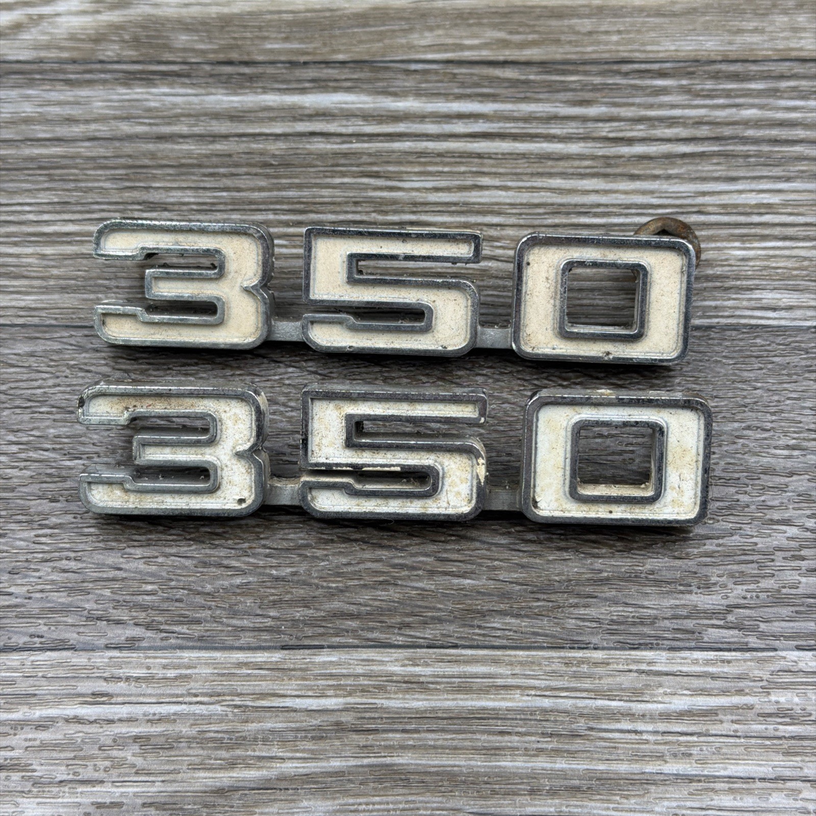 Vintage Chevrolet Chevy 350 Fender Emblem Badge OEM 3962949 V8 Metal 