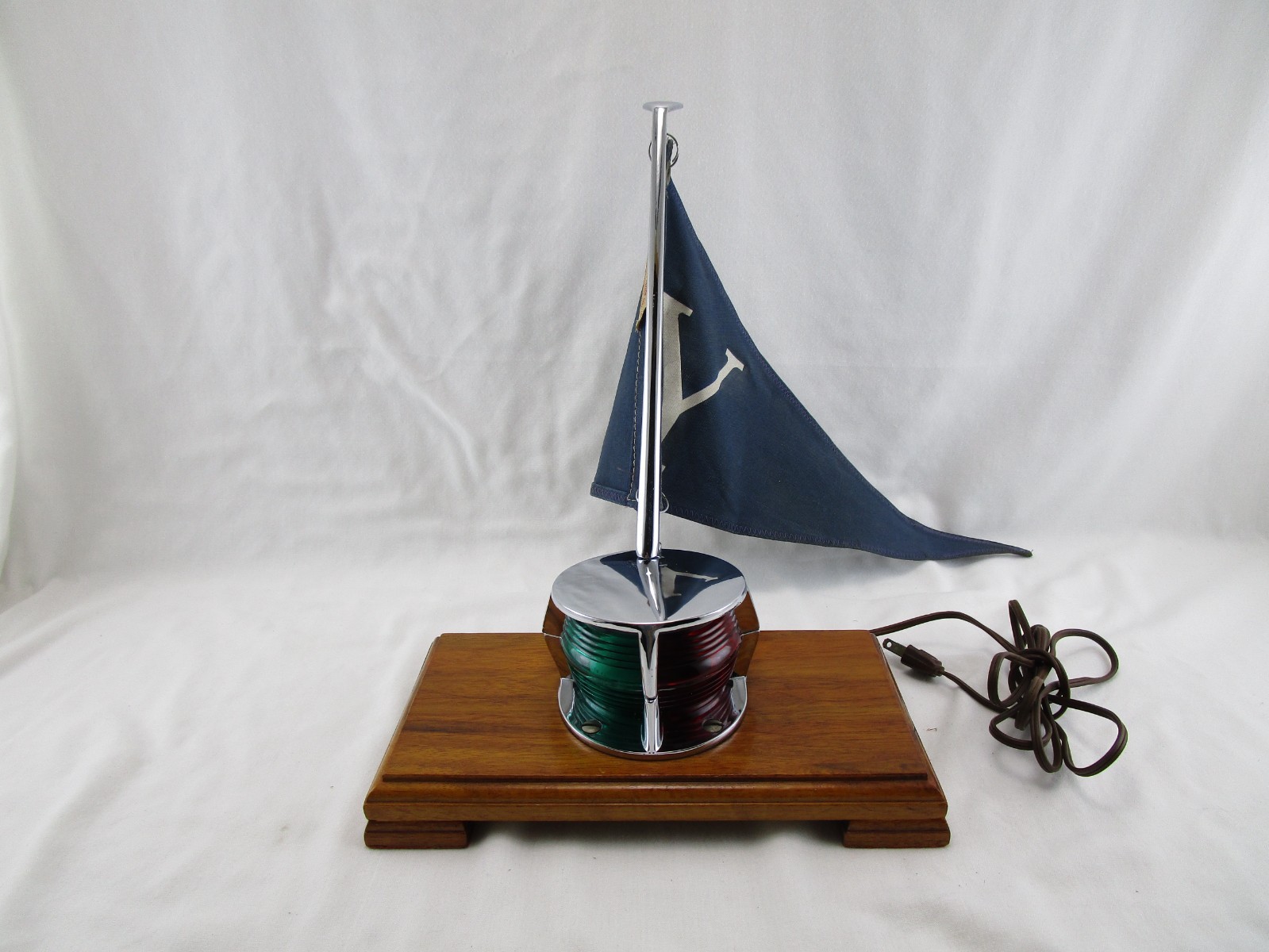 Attwood 6350-02 Boat Bow Light W/Pennant Pole  Taylor Y Boat Flag Table Light