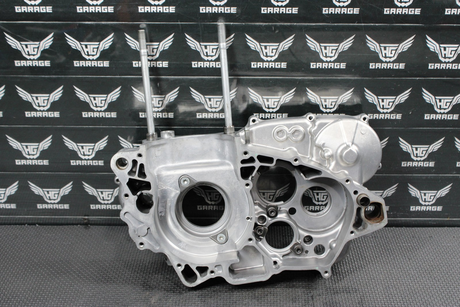 2006 06-08 HONDA CRF450R OEM RIGHT ENGINE MOTOR CRANKCASE CRANK BLOCK HALF