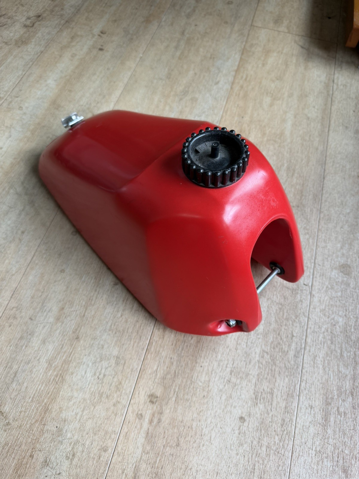 Clarke universal XR75/XR80 NOS Fuel Tank Clarke universal XR75/XR80 NOS Fuel Tank