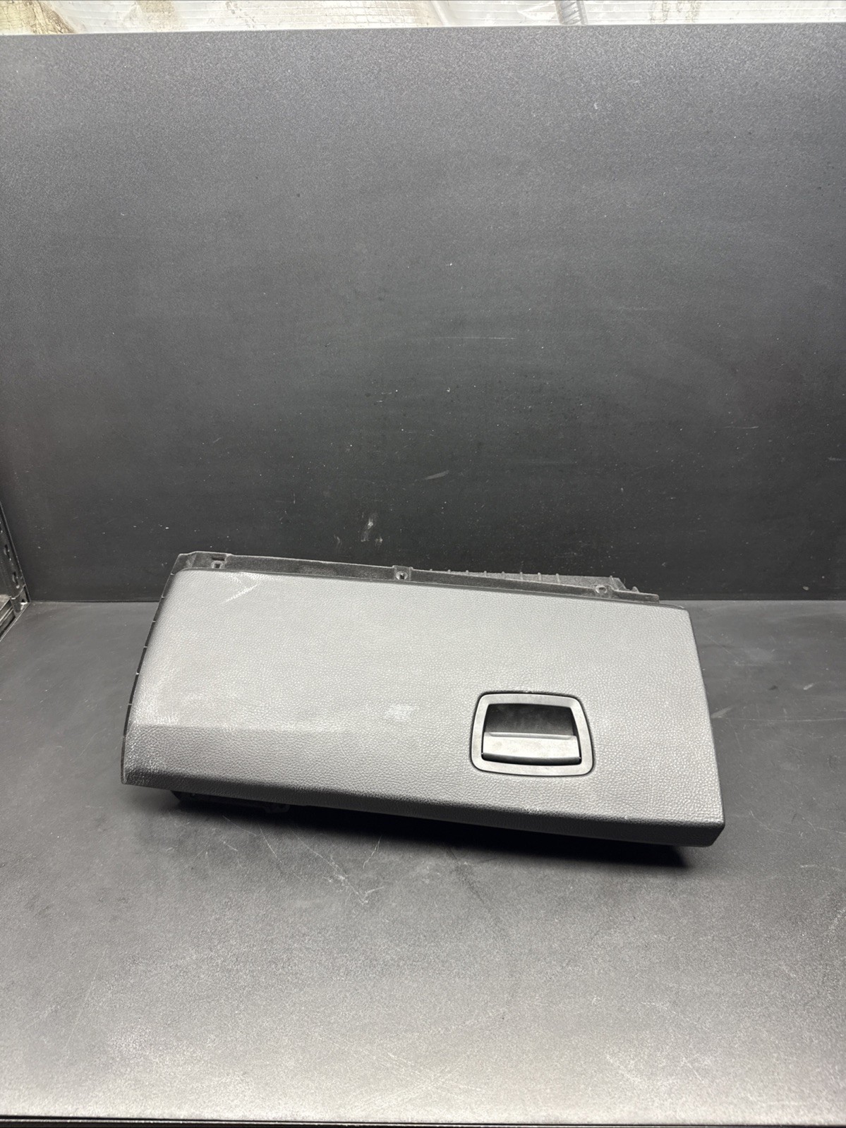 2009-2015 BMW 750Li F01 F02 DASHBOARD GLOVE BOX STORAGE COMPARTMENT 9112164 OEM