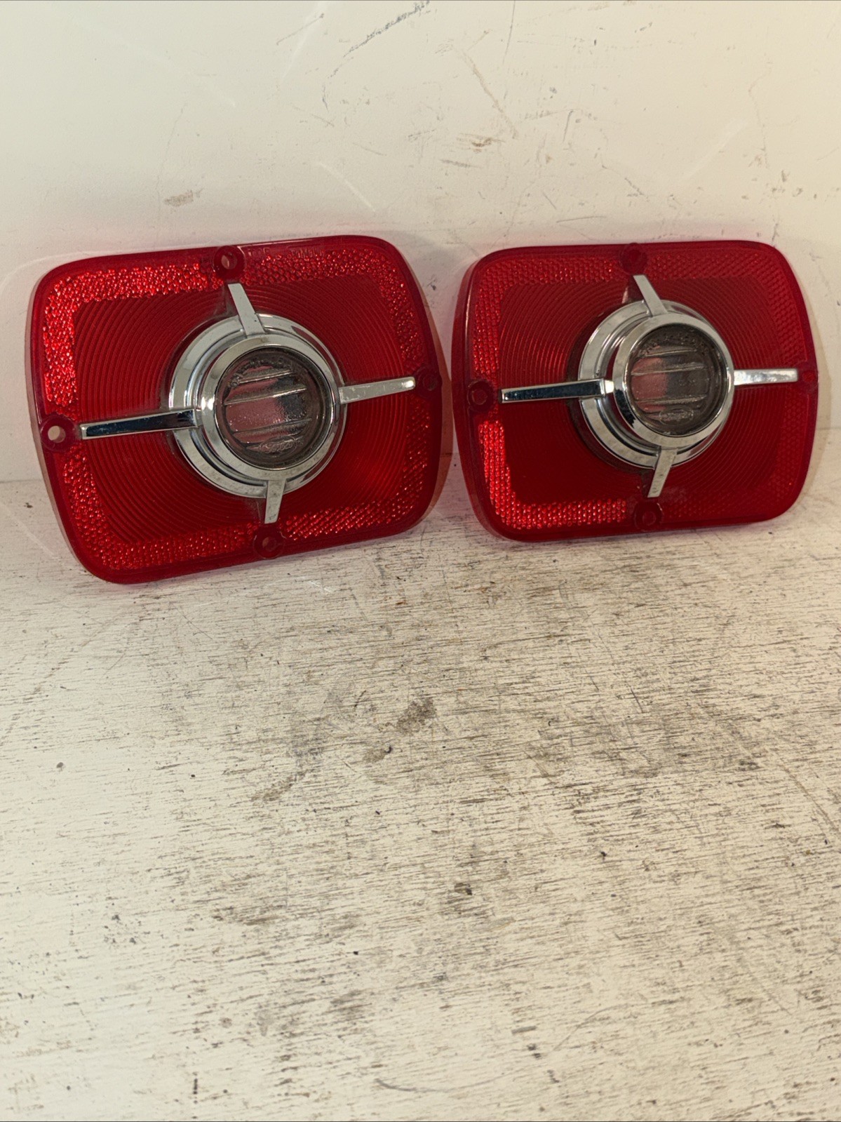 Pair OEM 1965 FORD TSDB65CFE TAIL LIGHT LENS with BACKUP LIGHT LENS Excellent Pair OEM 1965 FORD TSDB65CFE TAIL LIGHT LENS with BACKUP LIGHT LENS Excellent