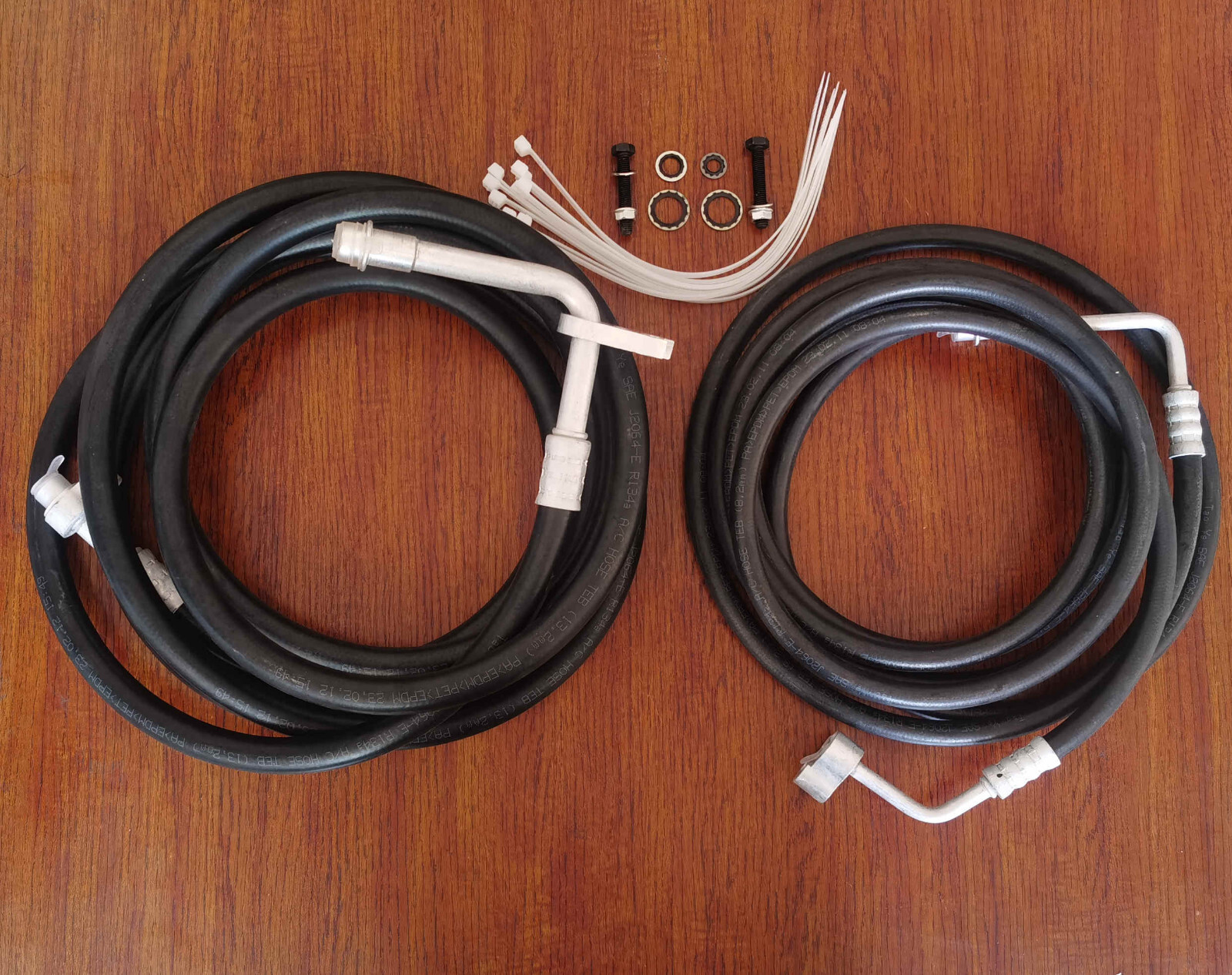 Rear Auxiliary AC Hoses Lines Set for 2007-14 Cadillac Escalade Short Version Rear Auxiliary AC Hoses Lines Set for 2007-14 Cadillac Escalade Short Version