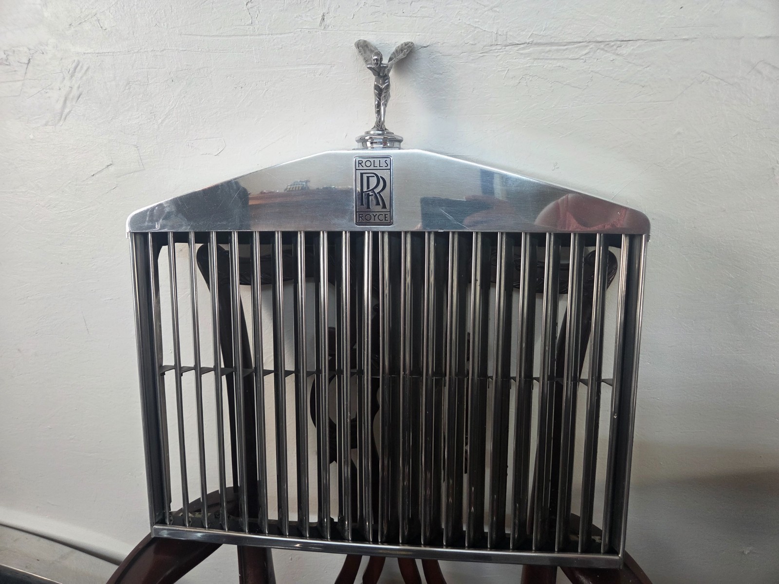1975 ROLLS ROYCE SILVER SHADOW RADIATOR GRILL 1975 ROLLS ROYCE SILVER SHADOW RADIATOR GRILL