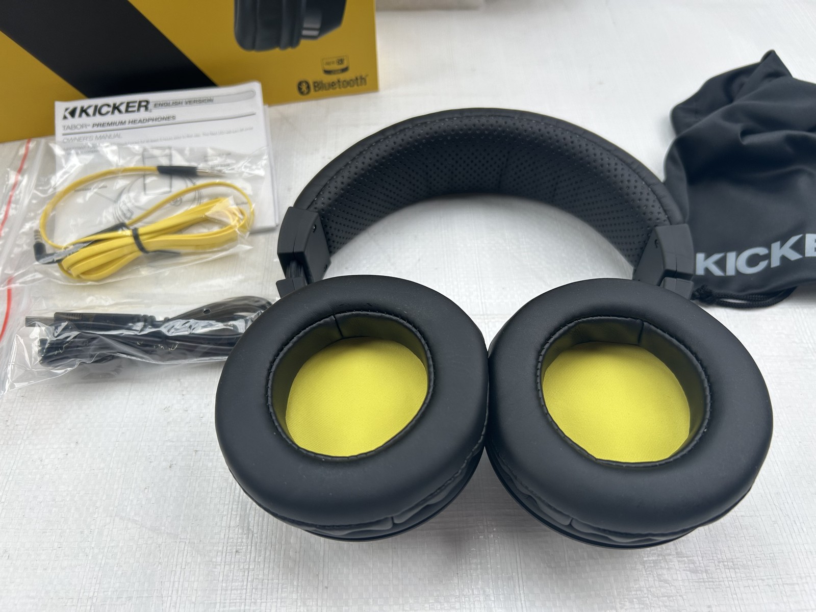 NEW GM OEM 2014-2020 Tabor Bluetooth Over-Ear Headphones by Kicker 19368029