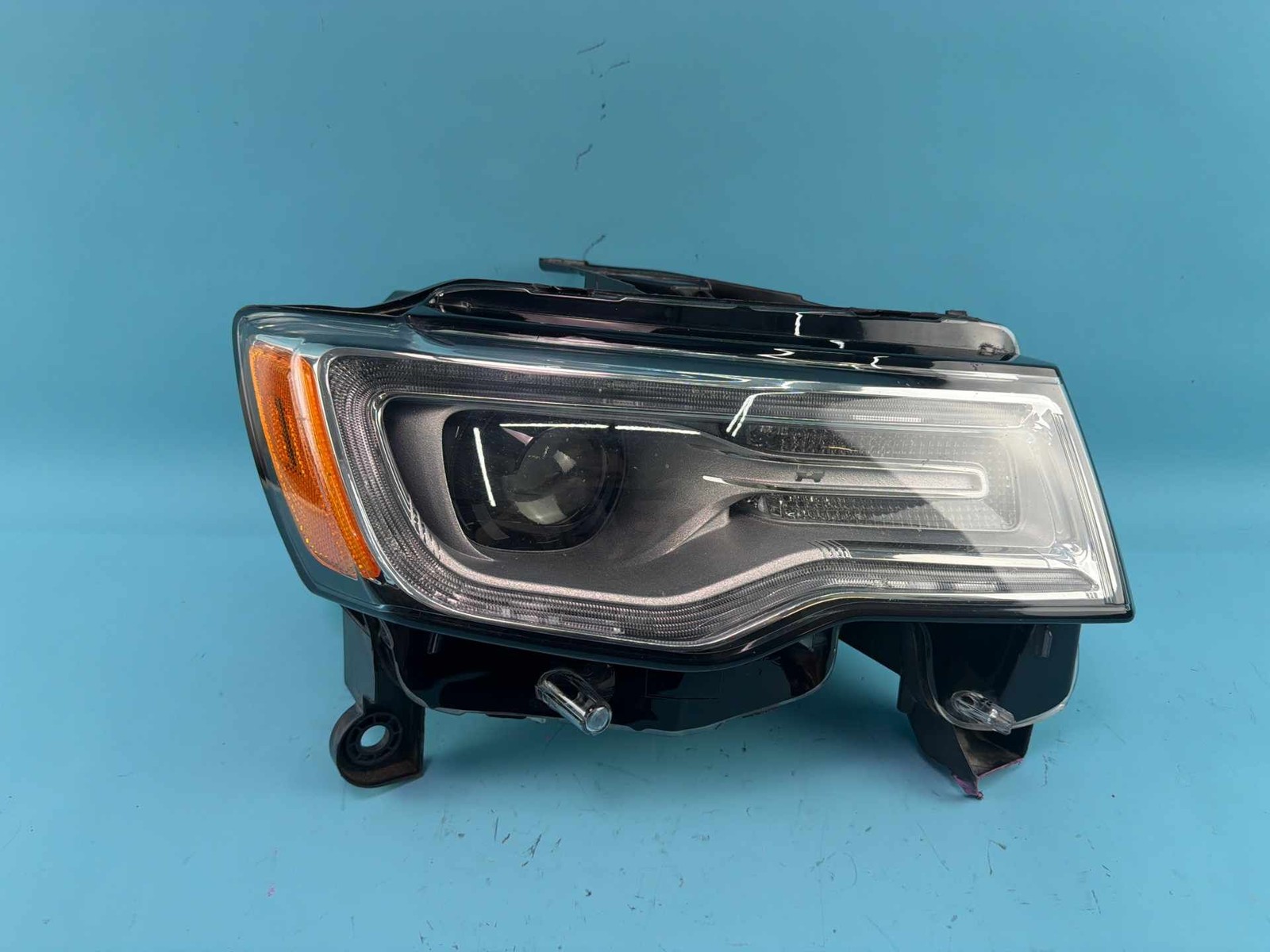 OEM 2017-2021 Jeep Grand Cherokee HID Complete Chrome Right Headlight 68289236AF