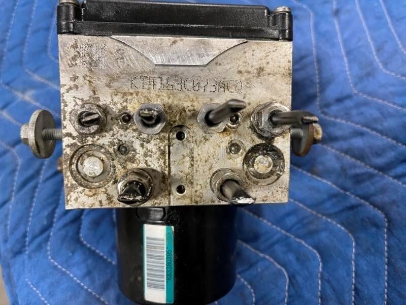 2014-2015  DODGE RAM  2500 ABS Anti-Lock Brake Pump Module Assembly OEM