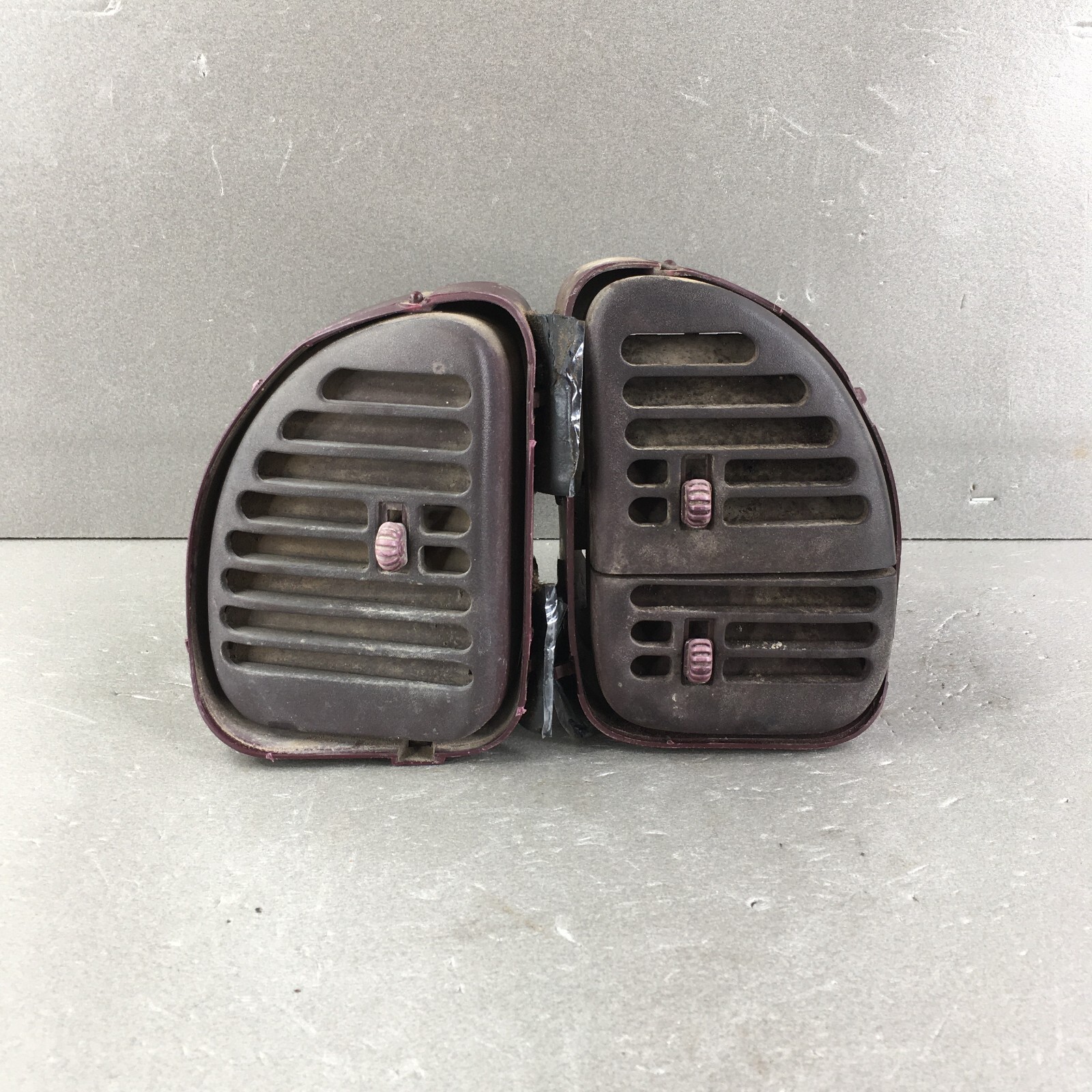 1995-1999 OEM Silverado Sierra Tahoe Yukon Suburban Dashboard Vent SET Maroon 1995-1999 OEM Silverado Sierra Tahoe Yukon Suburban Dashboard Vent SET Maroon