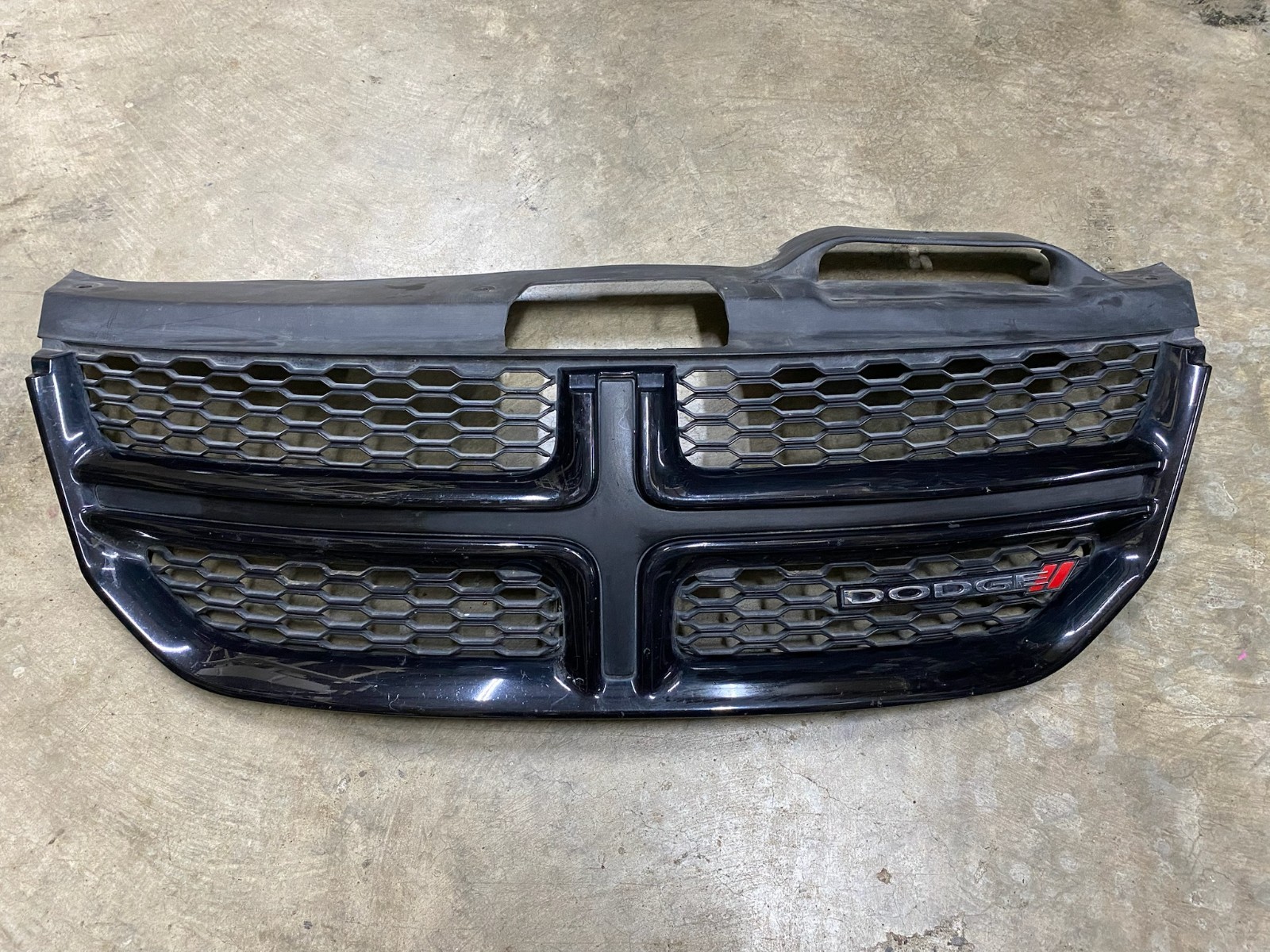 2011-2018 Dodge Journey Front Upper Grille Center Assembly Black OEM 68080192AA
