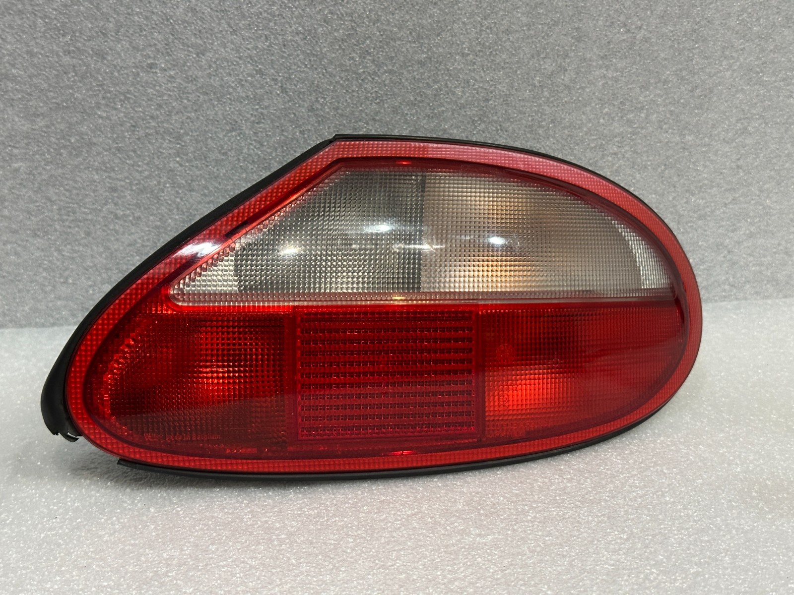 97-00 Jaguar Xk8 X100 Tail Light Brake Stop Lamp Right Rh Passenger Side Oem 97-00 Jaguar Xk8 X100 Tail Light Brake Stop Lamp Right Rh Passenger Side Oem