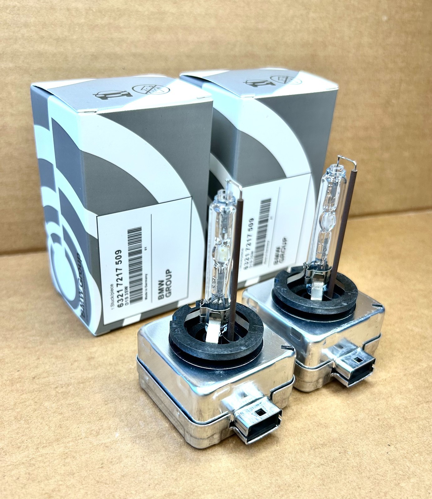 2x New OEM for BMW pn 63217217509 Xenon D1S Bulbs Set HID Light Lamps