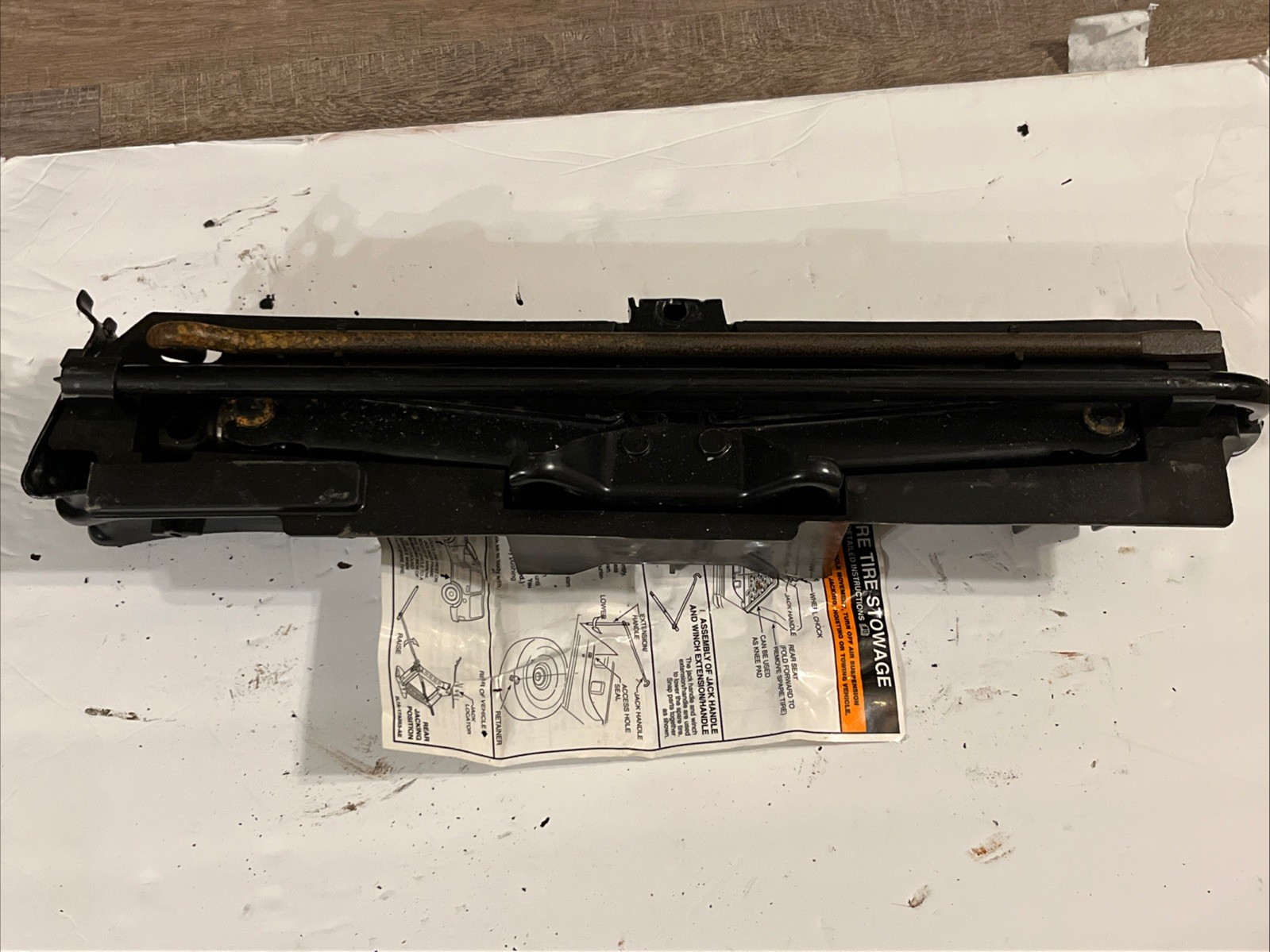 03 - 06 Ford Expedition Navigator OEM Spare Tire Emergency Jack Tools 03 - 06 Ford Expedition Navigator OEM Spare Tire Emergency Jack Tools