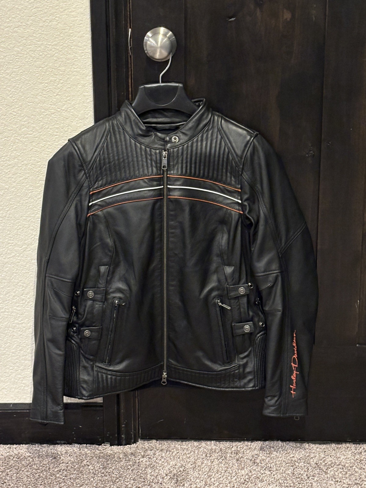 Harley-Davidson Women’s Cowhide Leather Jacket I-94 Vented Pockets Size Medium Harley-Davidson Women’s Cowhide Leather Jacket I-94 Vented Pockets Size Medium