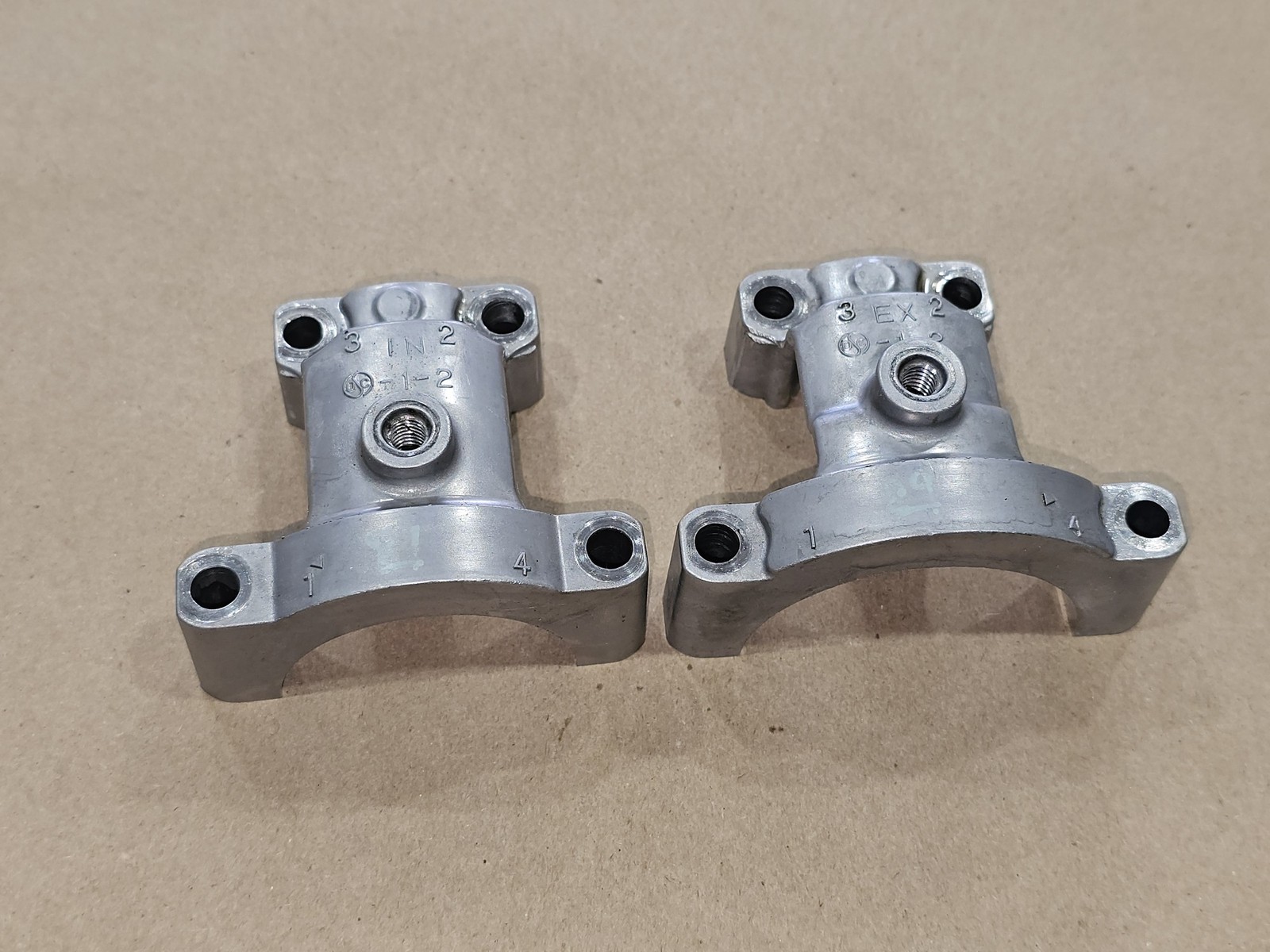 2006 Kawasaki KX250F KX 250F Camshaft Caps Tower with Cam Clips OEM CLEAN
