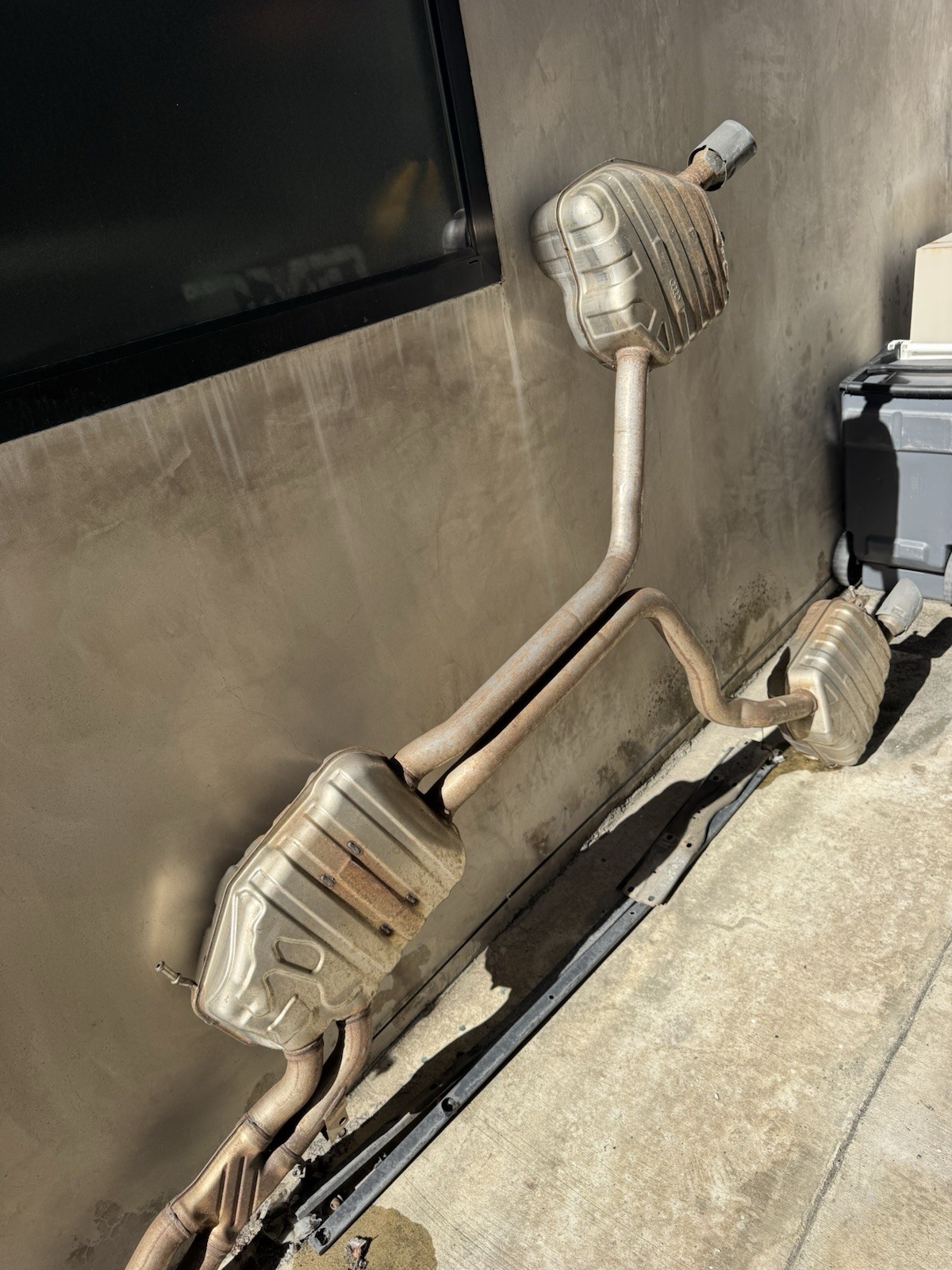 Audi A7 exhaust OEM with Brackets , Hardware Fits 2012-2018 Removed at 8k miles Audi A7 exhaust OEM with Brackets , Hardware Fits 2012-2018 Removed at 8k miles