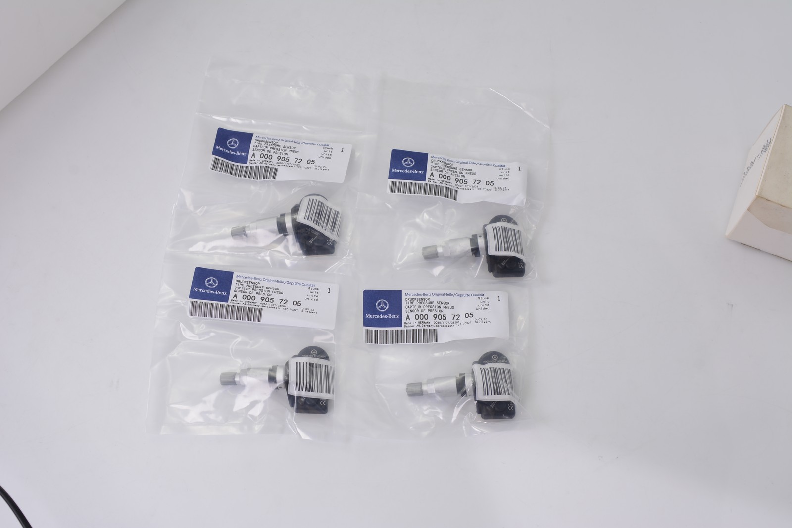 4PCS GENUINE OEM TPMS Tire pressure Sensors A0009057205 For MERCEDES-BENZ NEW