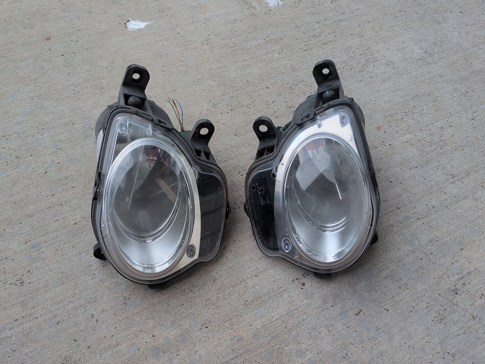 12-19 Fiat 500 Front Bumper Turn Signal Light Pair Halogen Chrome OEM