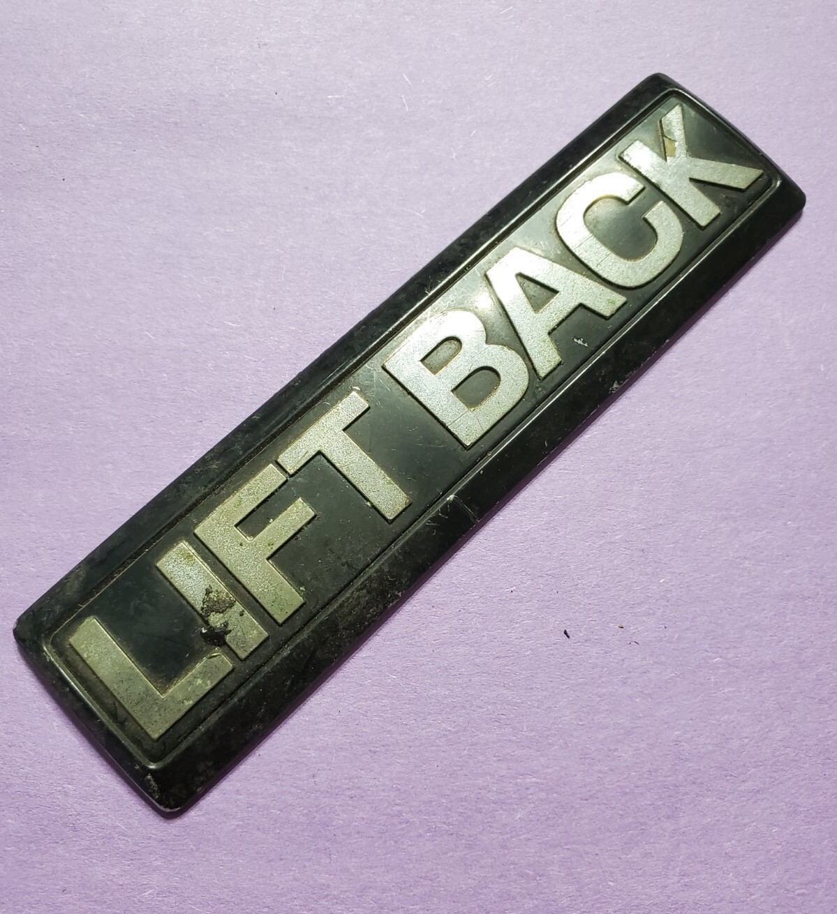 Bin10 used 1979 80 81 TOYOTA CELICA LIFTBACK PLASTIC EMBLEM OEM