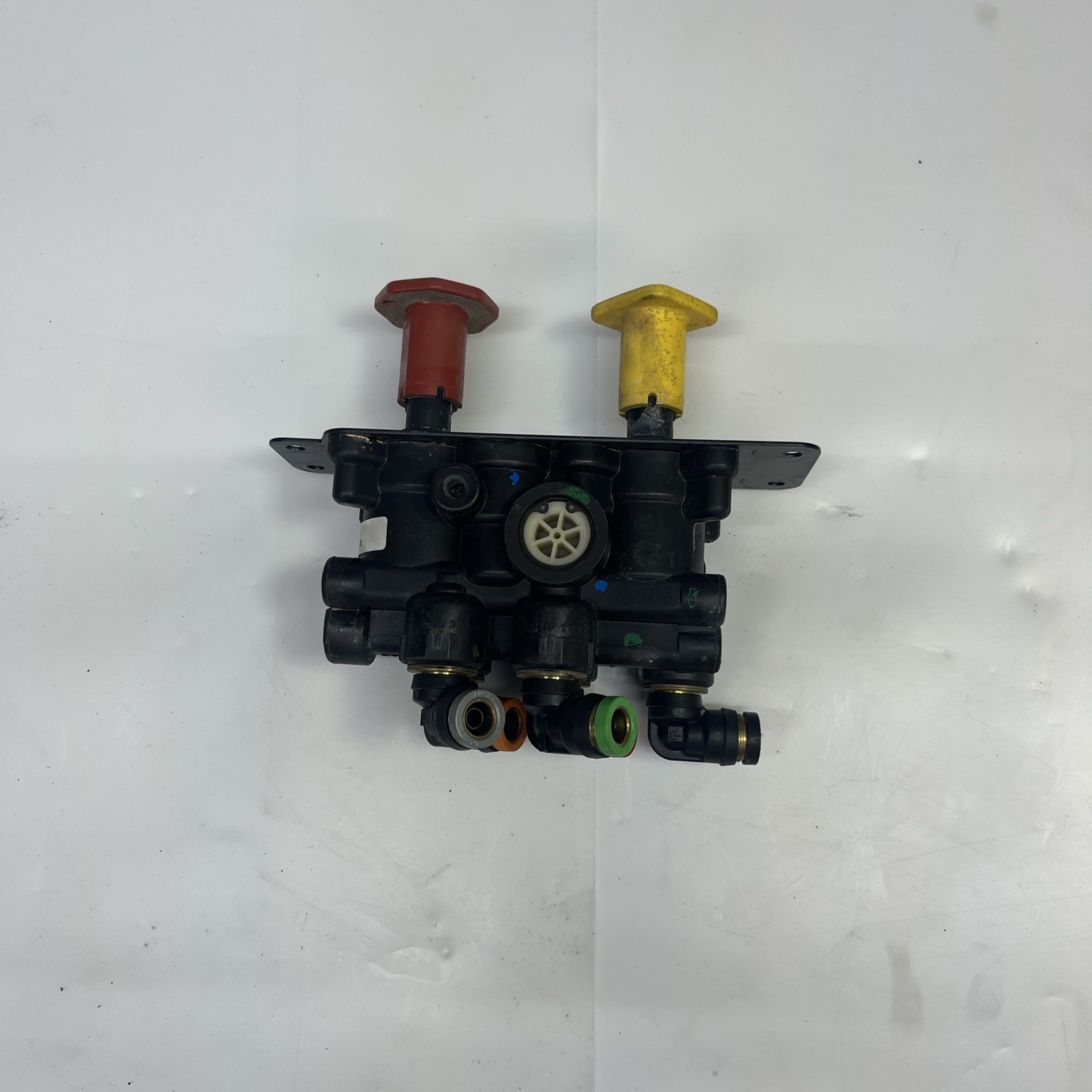 Freightliner Bendix Air Brake Valve 5018303 OEM Freightliner Bendix Air Brake Valve 5018303 OEM