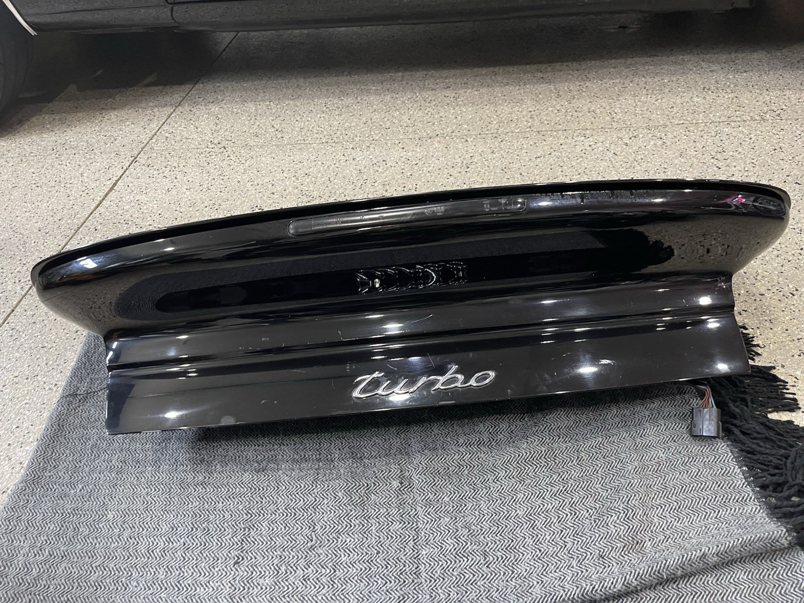 Entire Porsche 911 996 Turbo Engine Deck Lid Rear Trunk OEM 996-512-921-00