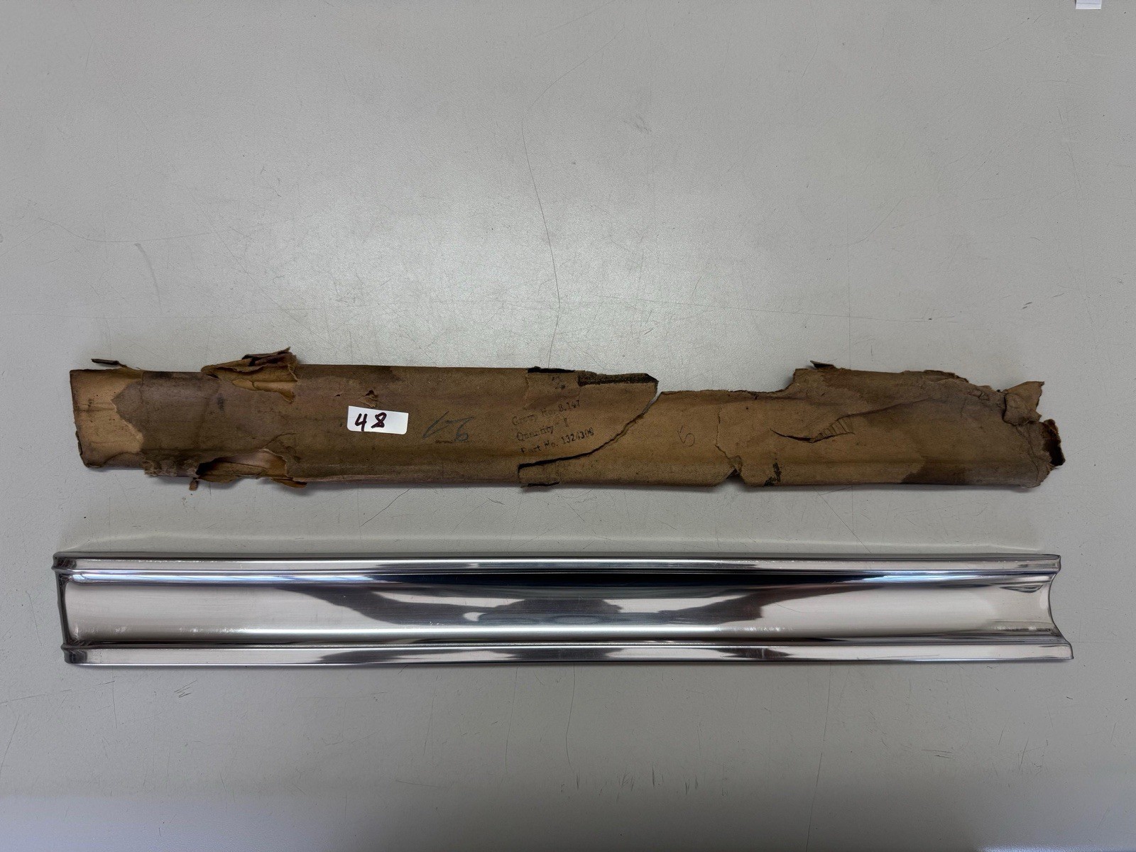 NOS GM STAINLESS TRIM 1942-49 BUICK LEFT FRONT FENDER LOWE MOLDING 1324309