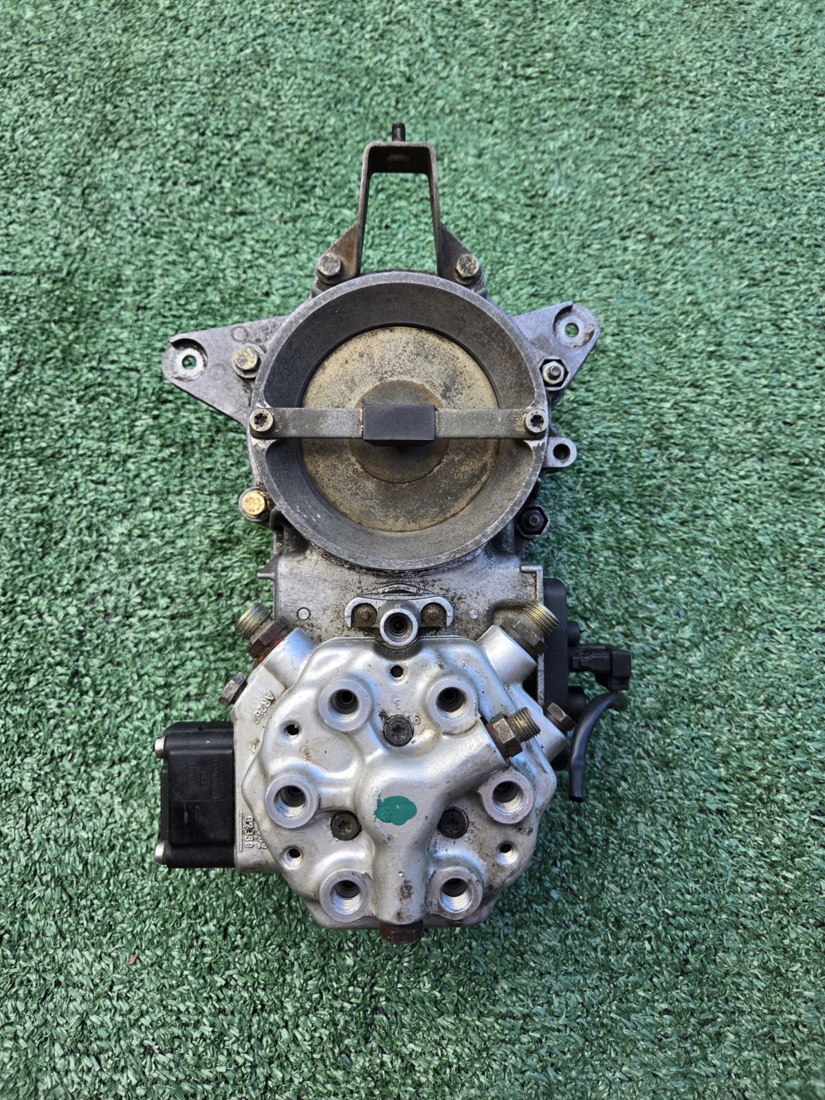  1986-1993 MERCEDES W124 300E 300TE 300SE 260E 190E FUEL INJECTION DISTRIBUTOR