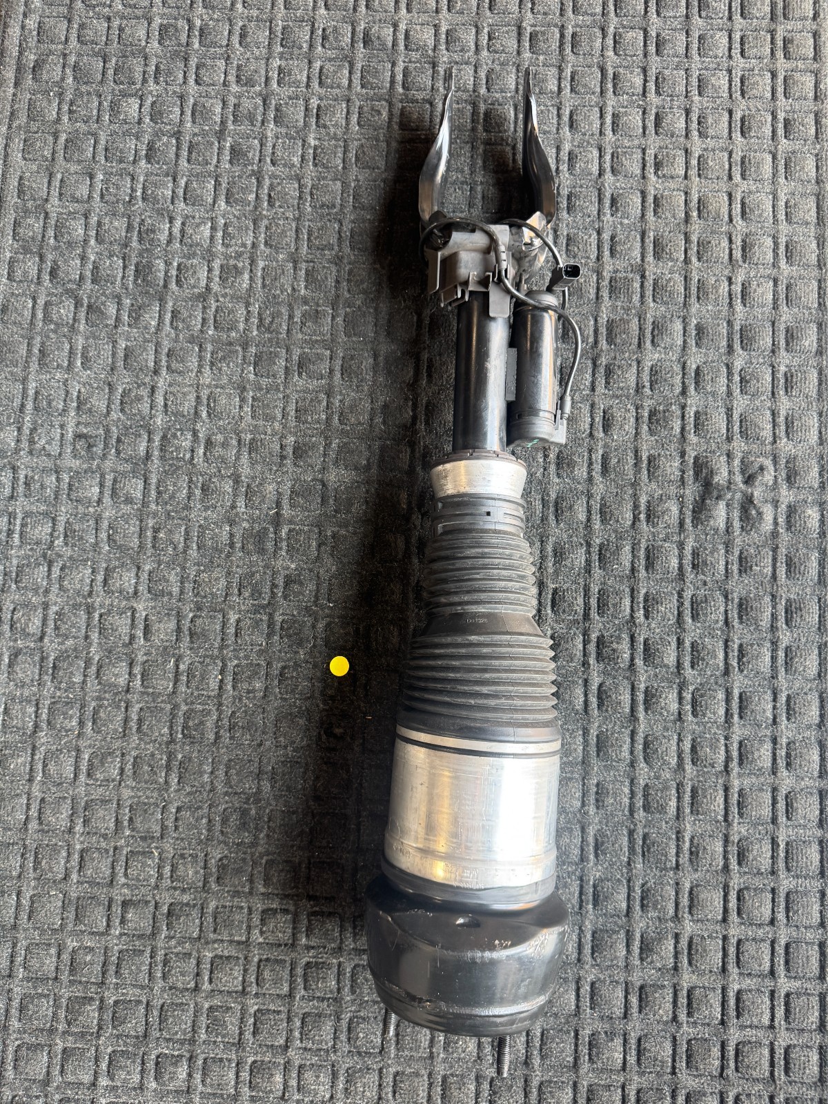 2012-2019 Mercedes ML GLE GL GLS Front Left Air Strut OEM A1663201368