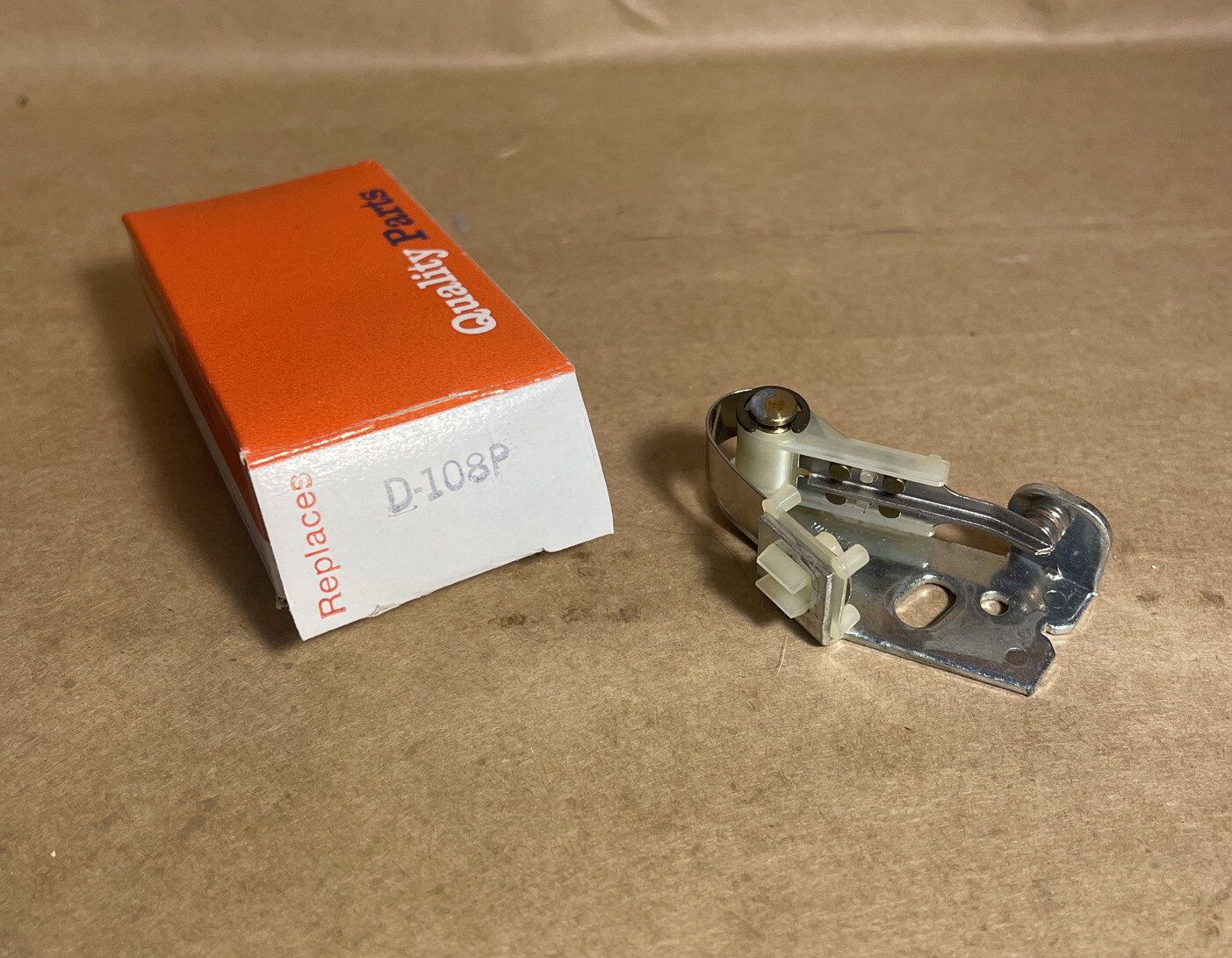 NOS Quality Parts Points Contact Set D108P 1954557 - Great Condition B-3-3 NOS Quality Parts Points Contact Set D108P 1954557 - Great Condition B-3-3