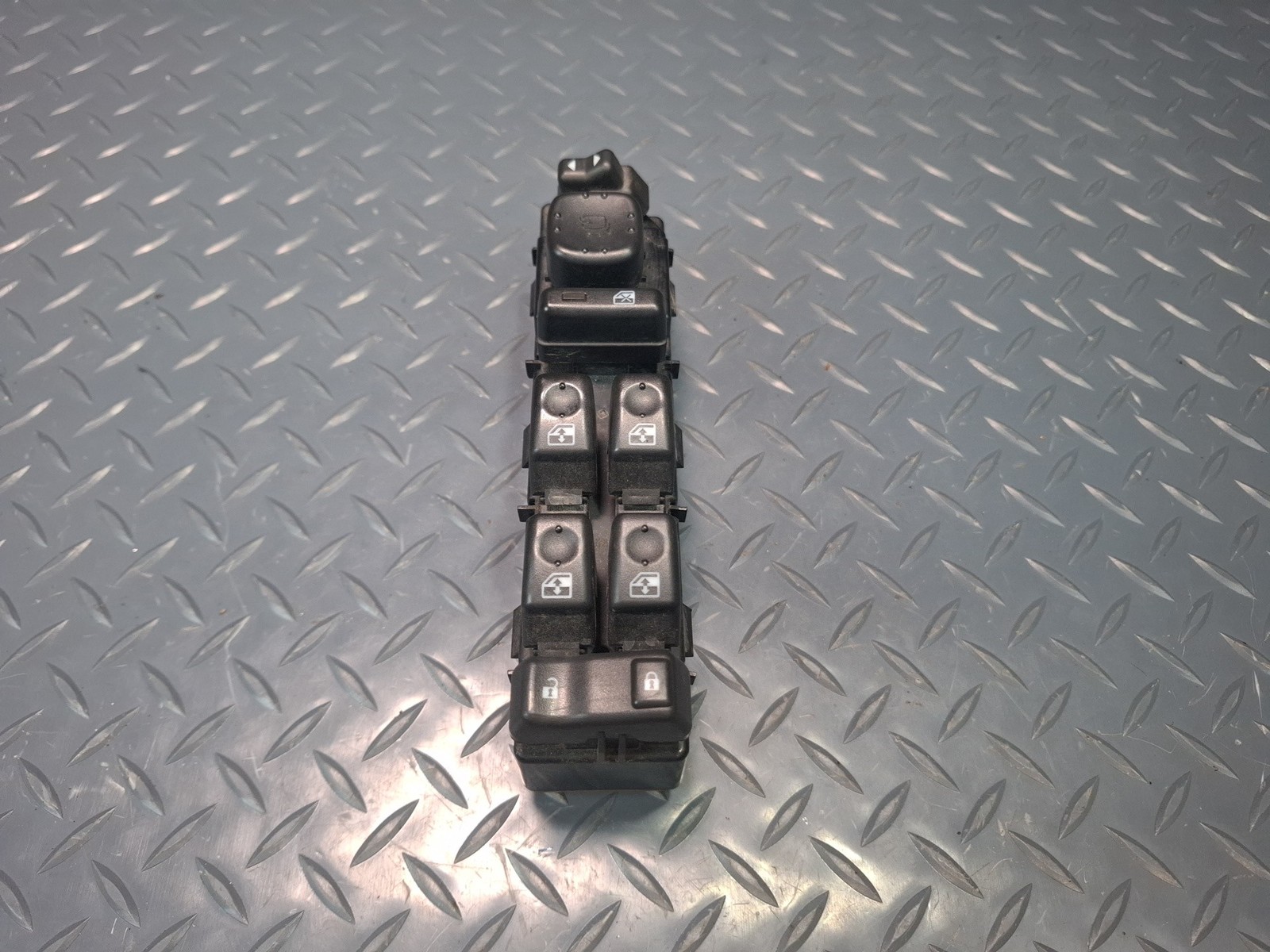 2005-2007 HUMMER H2 FRONT LEFT DOOR MASTER POWER WINDOW MIRROR SWITCH 15883319