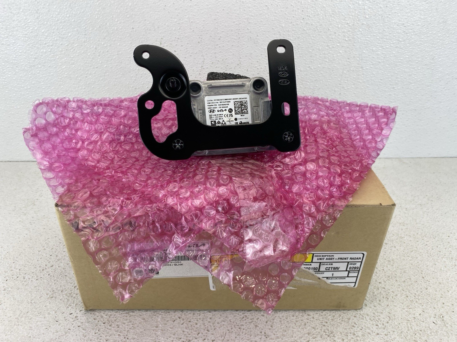 New 2021-2023 Kia Sorento Front Radar Distance Sensor OEM