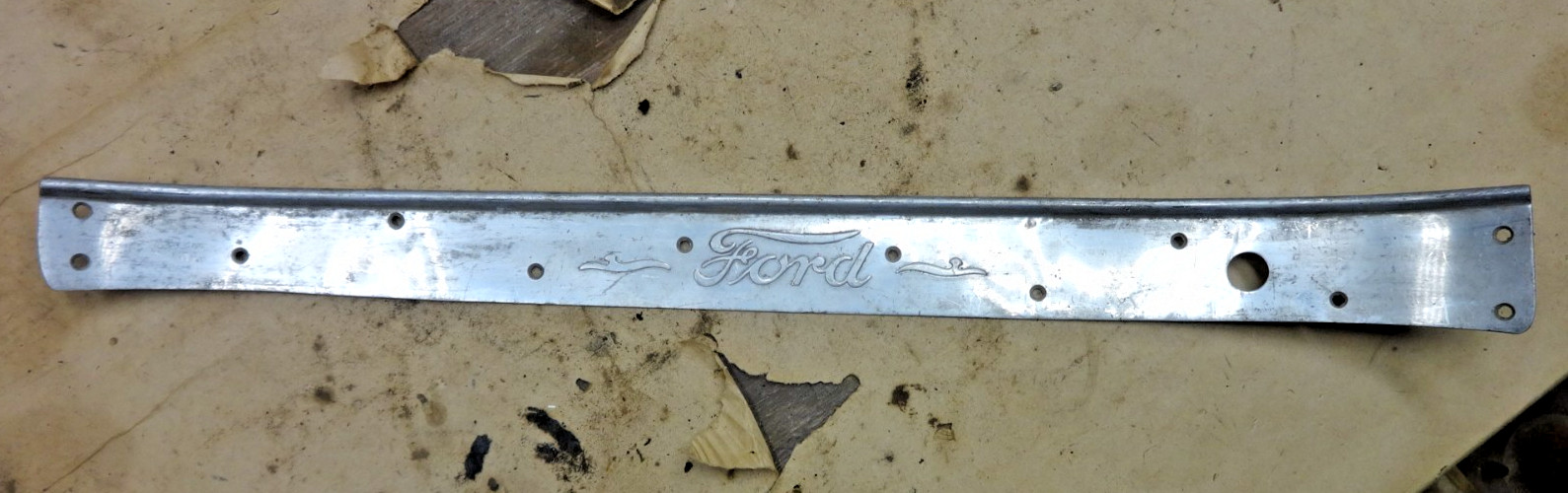 NOS 1918 1922 Model T Ford CENTER DOOR SILL PLATE Original Script NOS 1918 1922 Model T Ford CENTER DOOR SILL PLATE Original Script