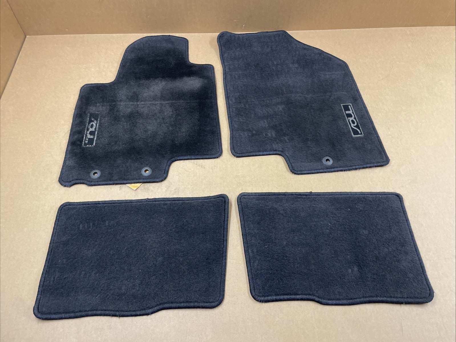 0694. Kia Soul 2010-2012 Carpet Floor Cargo Mat Mats Set OEM